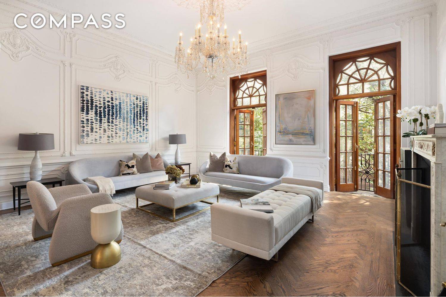 Ideally situated on a charming block in the Upper East Side, this magnificent four story Colonial Revival townhouse boasts a distinctive copper bay window on the parlor floor, lofty ceilings, ...