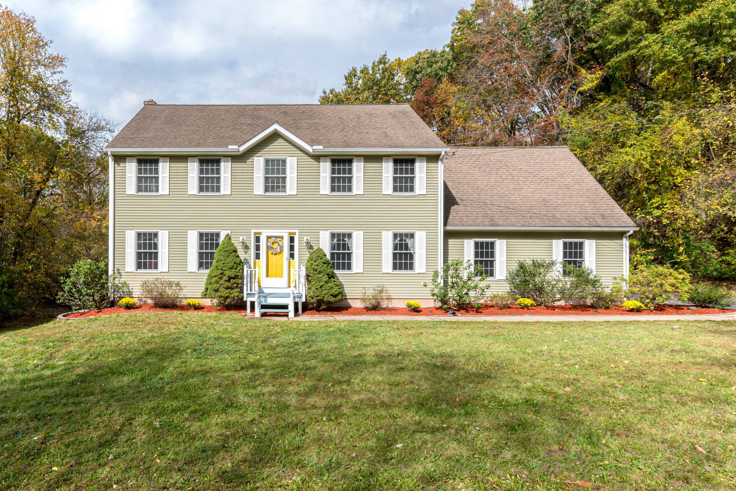 Welcome to your private oasis nestled in the sought after Melrose section of East Windsor.