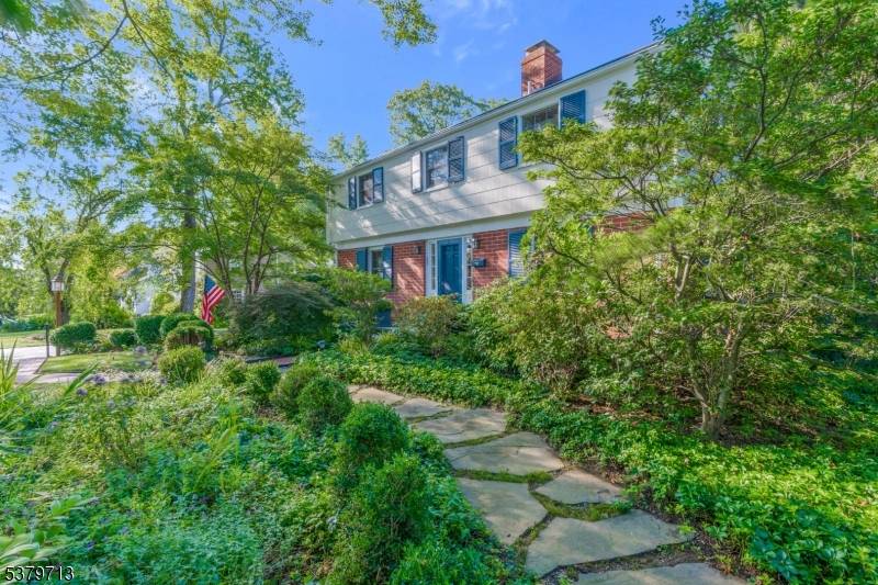 Welcome to this beautifully updated move in ready 4 bed, 2.