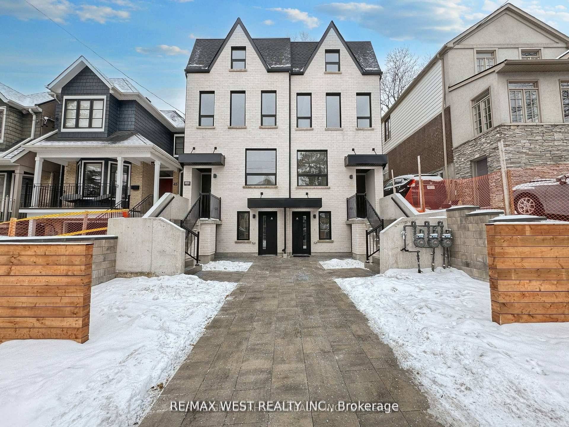 Brand new luxury 2 bed, 2 bath lower level in the heart of Swansea !