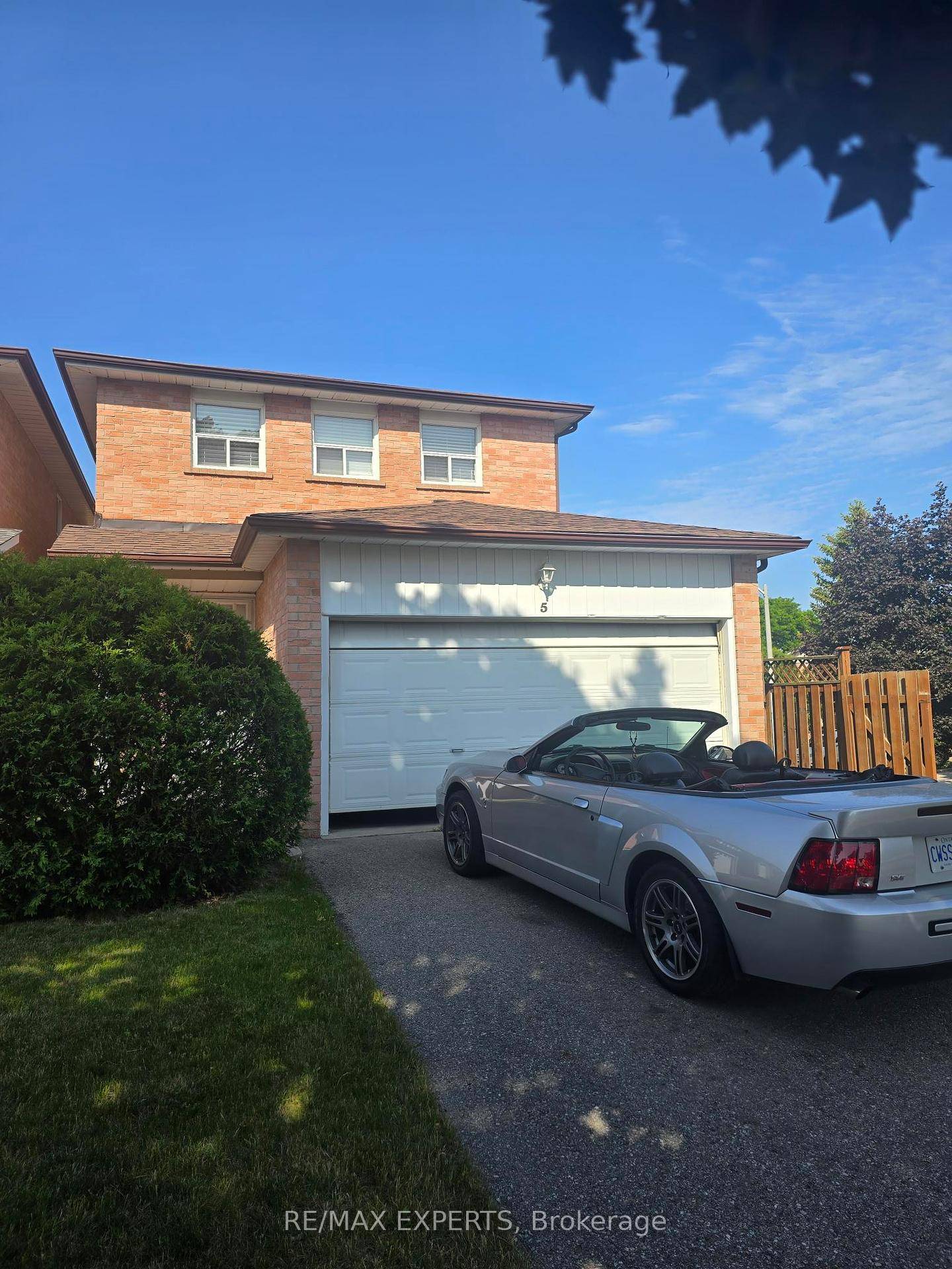 Spacious Well Maintained Detached 3 Bedroom Home, W O Basement In Excellent Location 'Heart Lake Area' With Walking Distance To Schools And Park.
