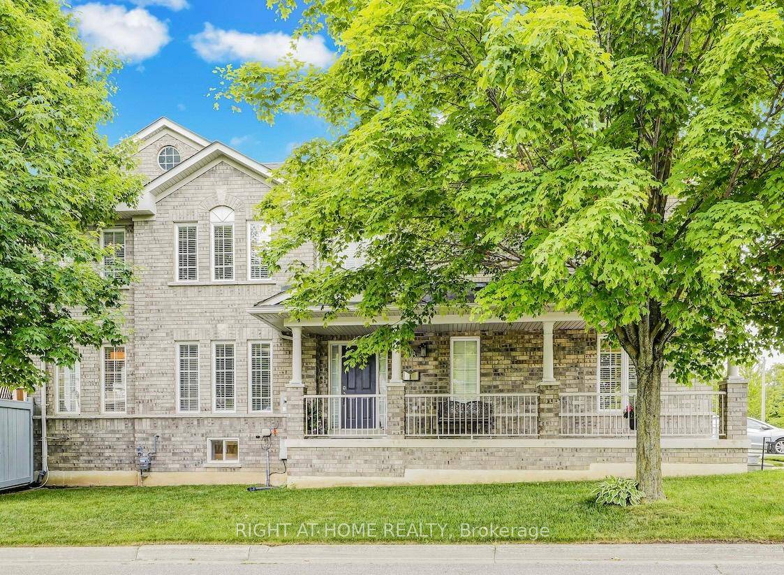 Welcome to this corner freehold townhome with 2, 487 sq ft total finished living space in the heart of Langstaff.