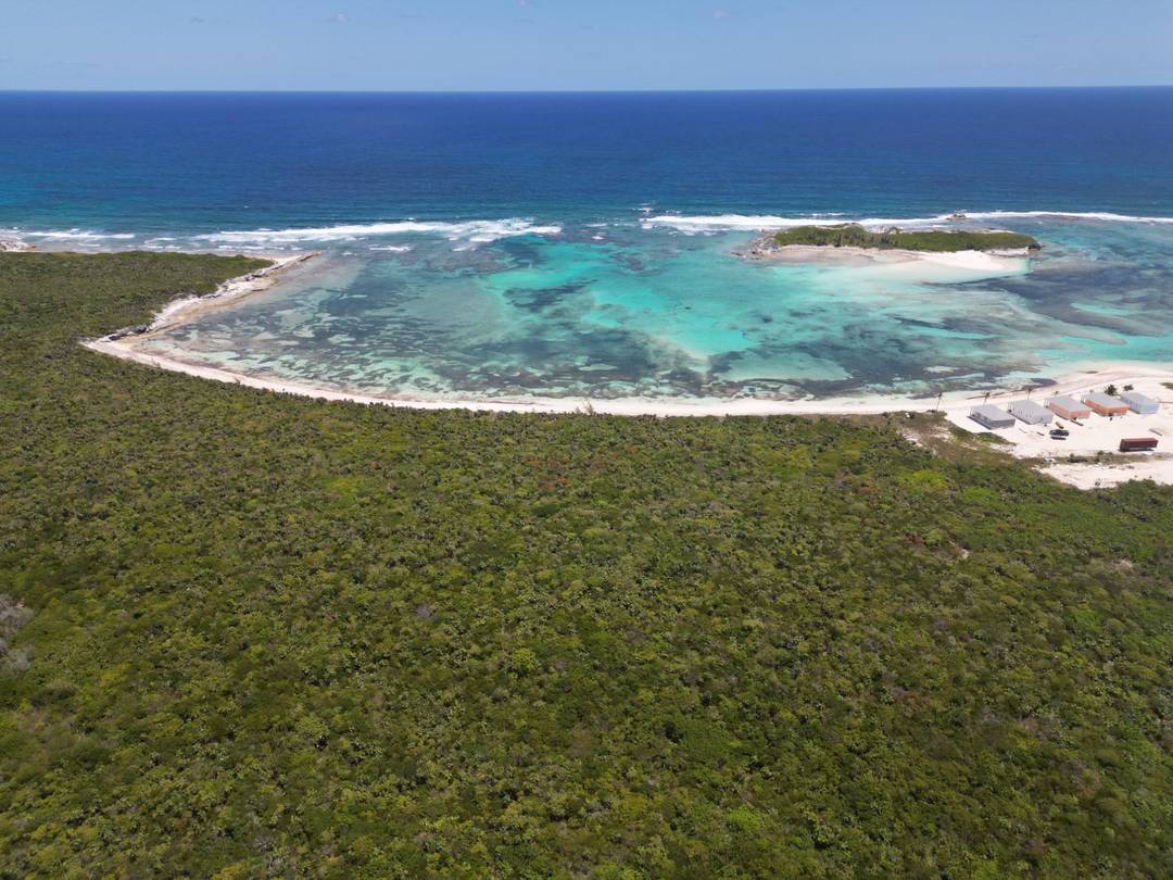 BEACHFRONT 5 ACRES Land Long-Island-Bahamas