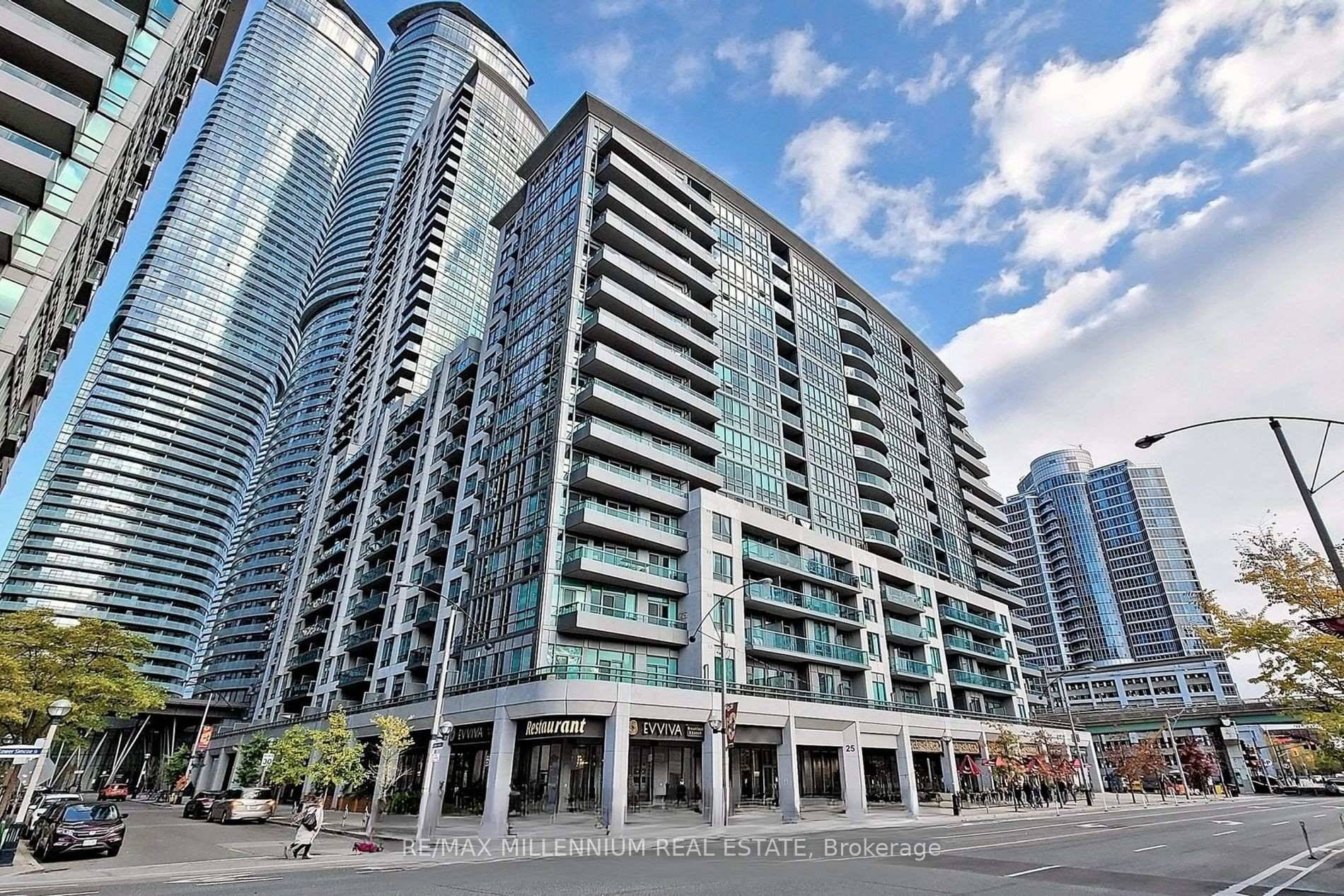 Very Bright amp ; Spacious Corner Unit W 2 Bedrooms Den Sep Rm.