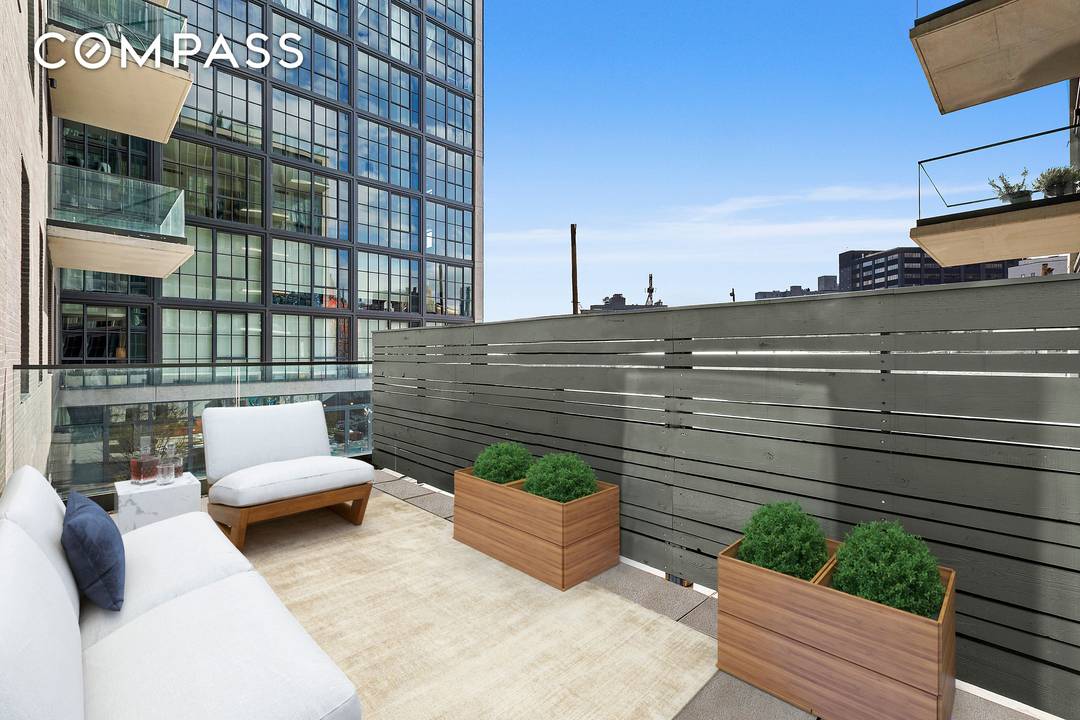 Pristine alcove studio with a large private terrace !