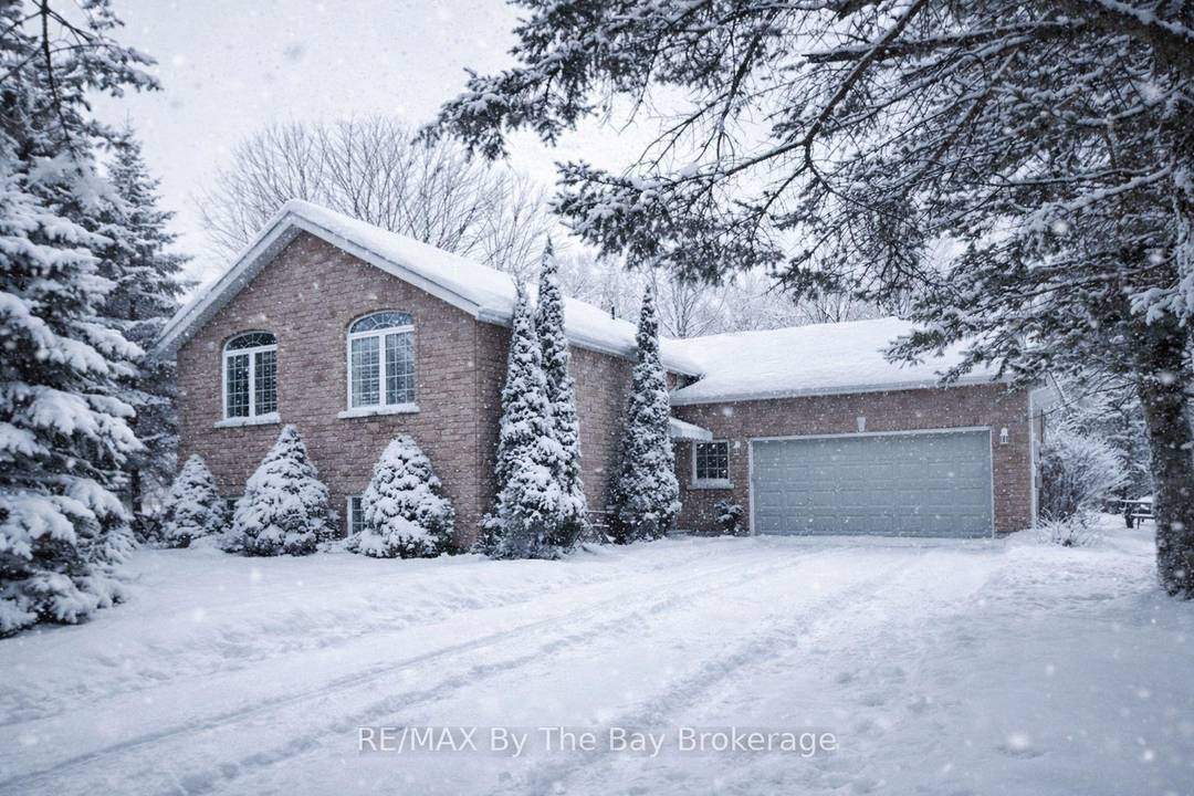 Charming Family Home in a Desirable Estate Lot Neighbourhood.