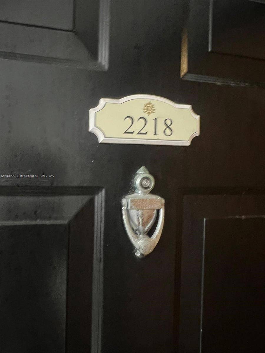 Beautiful 2 2 all furniture apartment, washer and dryer inside unit.