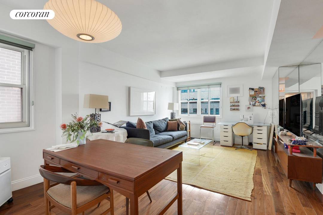 Sophisticated, sun filled, and impeccably designed, this oversized one bedroom home offers the perfect opportunity to enjoy a refined lifestyle in one of New York City's most desirable neighborhoods.