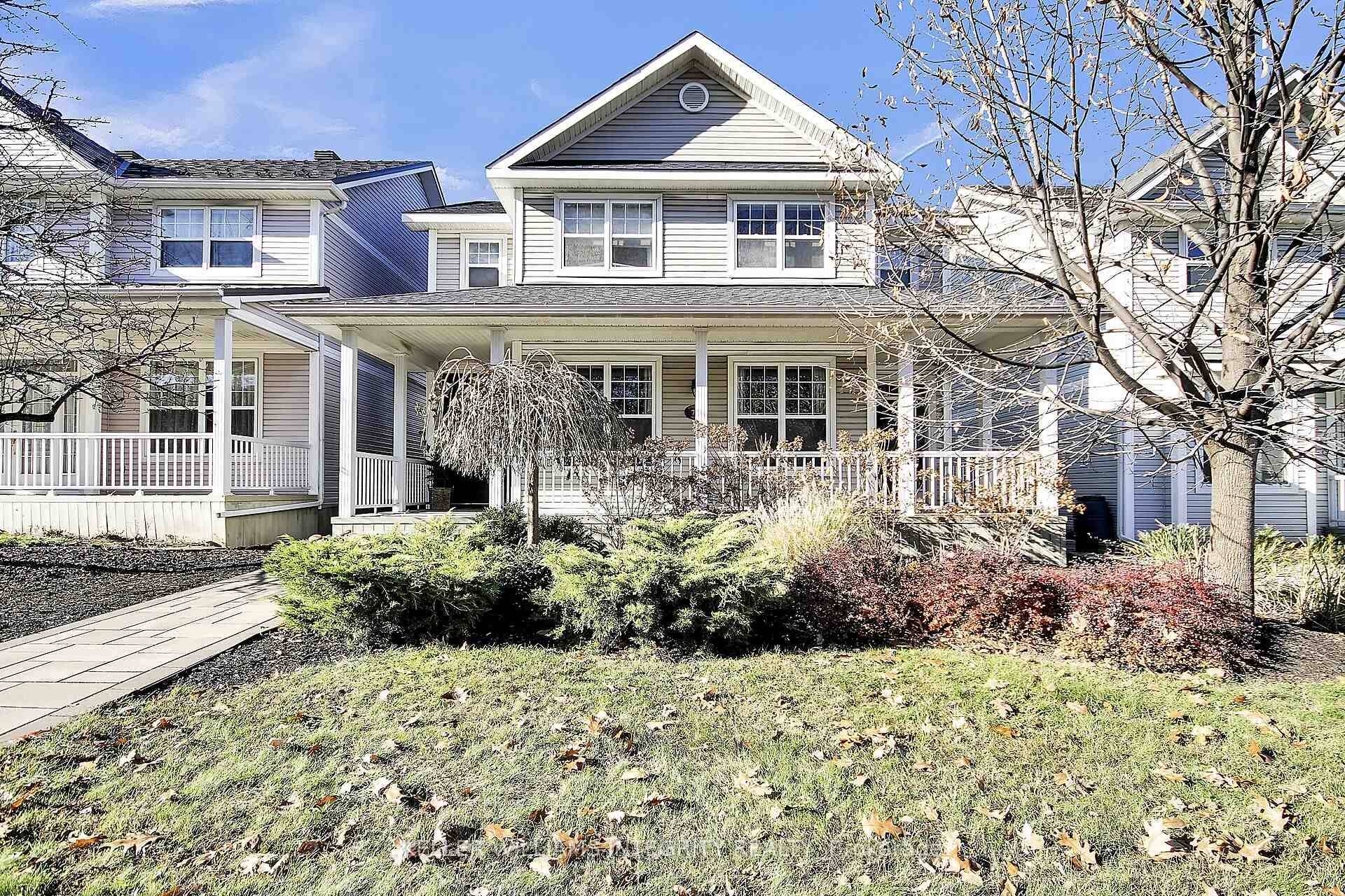 HOME OFFICE WITH SEPARATE ENTRANCE AND FULL APARTMENT FROM SIDE ENTRANCE !