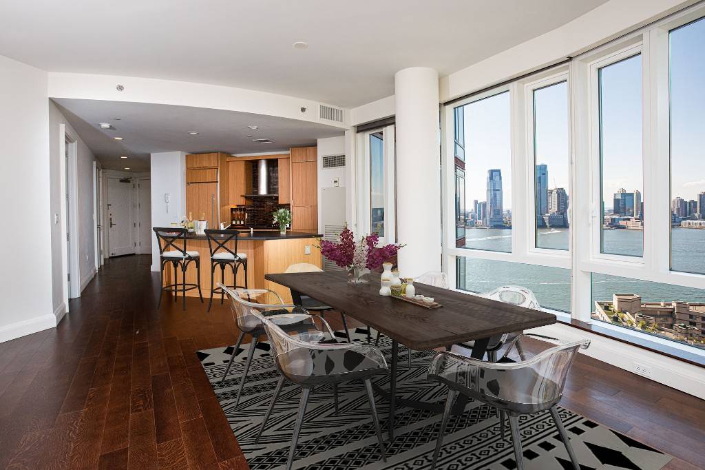 Take advantage of this wonderful opportunity to call this high floor, ultra luxurious, 2 bedroom, 2 bathroom your new home.