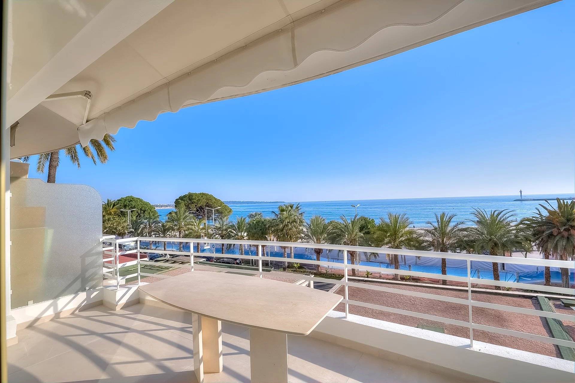 Cannes Croisette, magnificent 3-room apartment