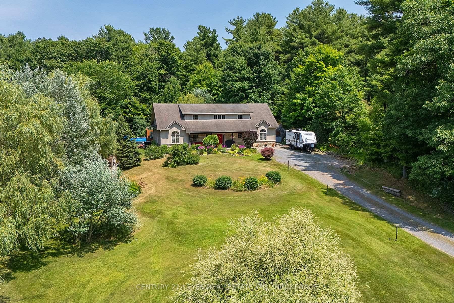 Welcome to your private oasis on Fitzsimmons rd, just minutes from Ivy Lea and the heart of the 1000 Islands.