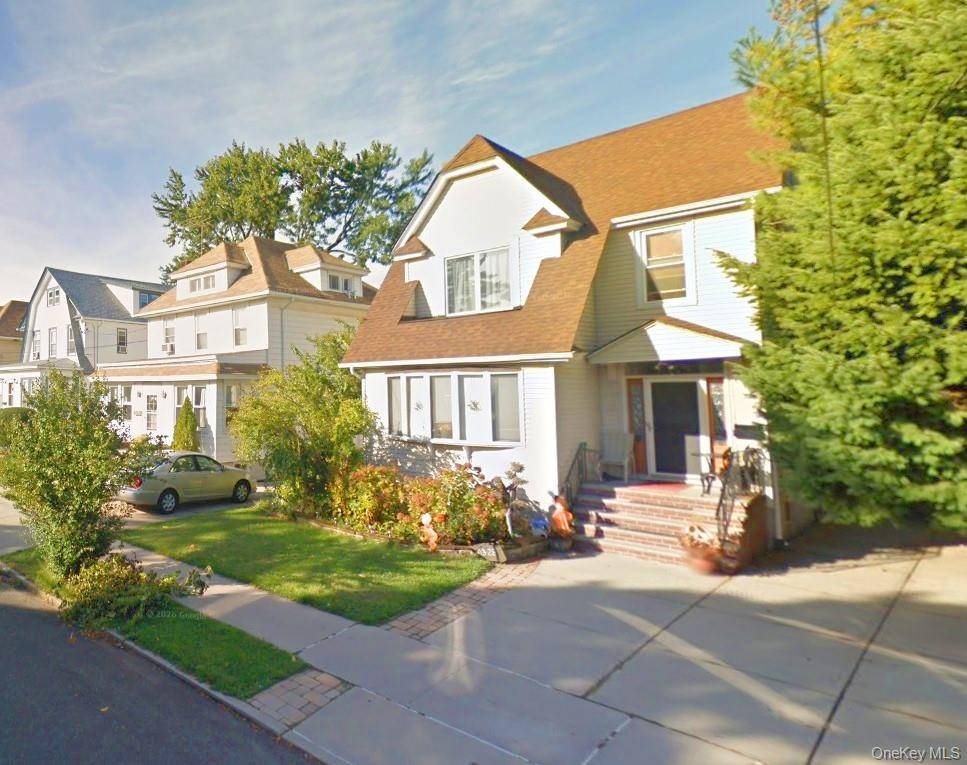 Flushing Most desired Murray Hill Auburndale neighborhood.