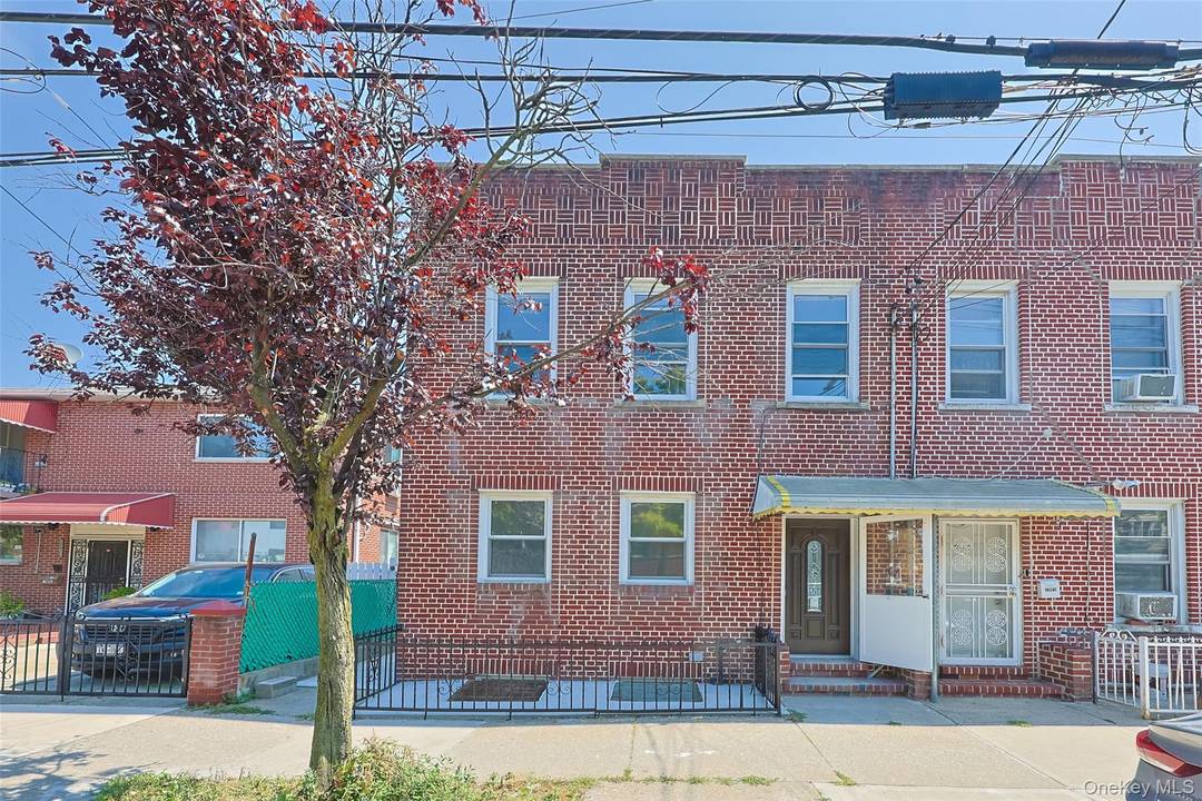 Just arrived ! Don t miss out this Legal brick 2 families in a prime sheepshead bay location is an amazing investment opportunity !
