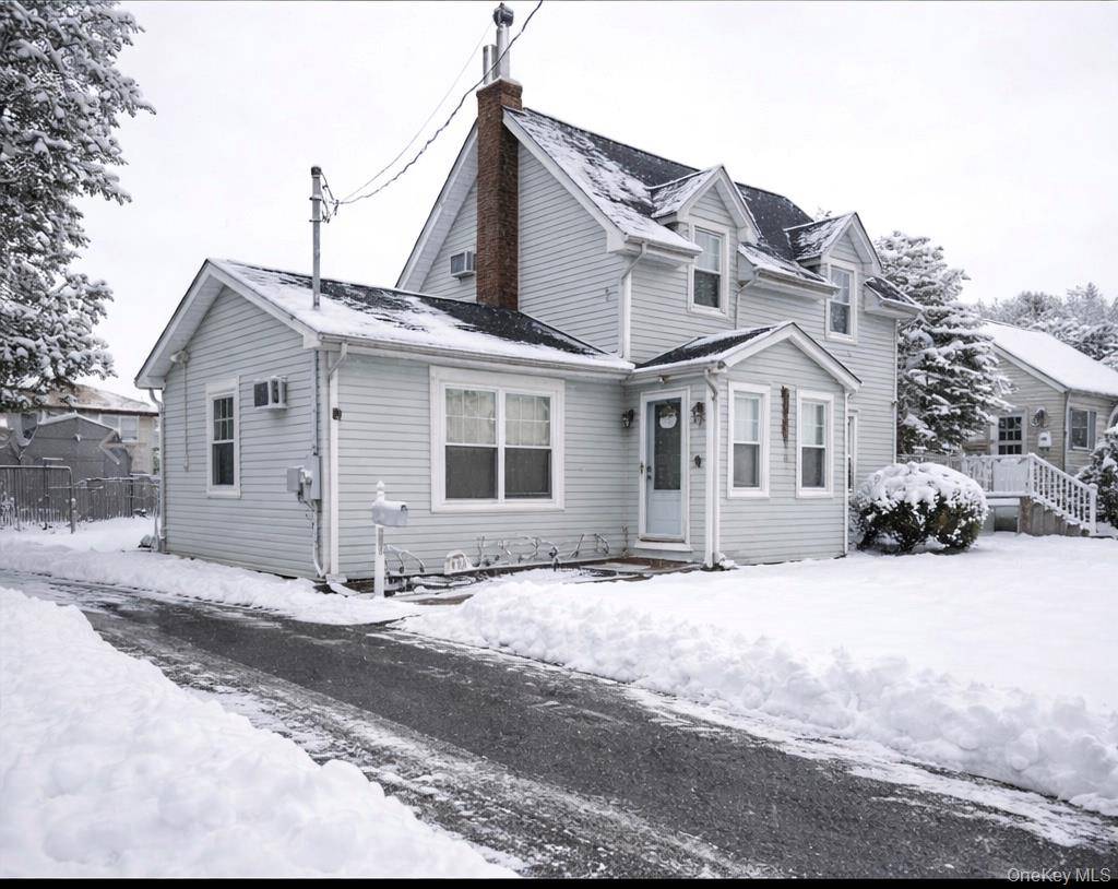 3 Bedroom, 2 Full bath colonial on.