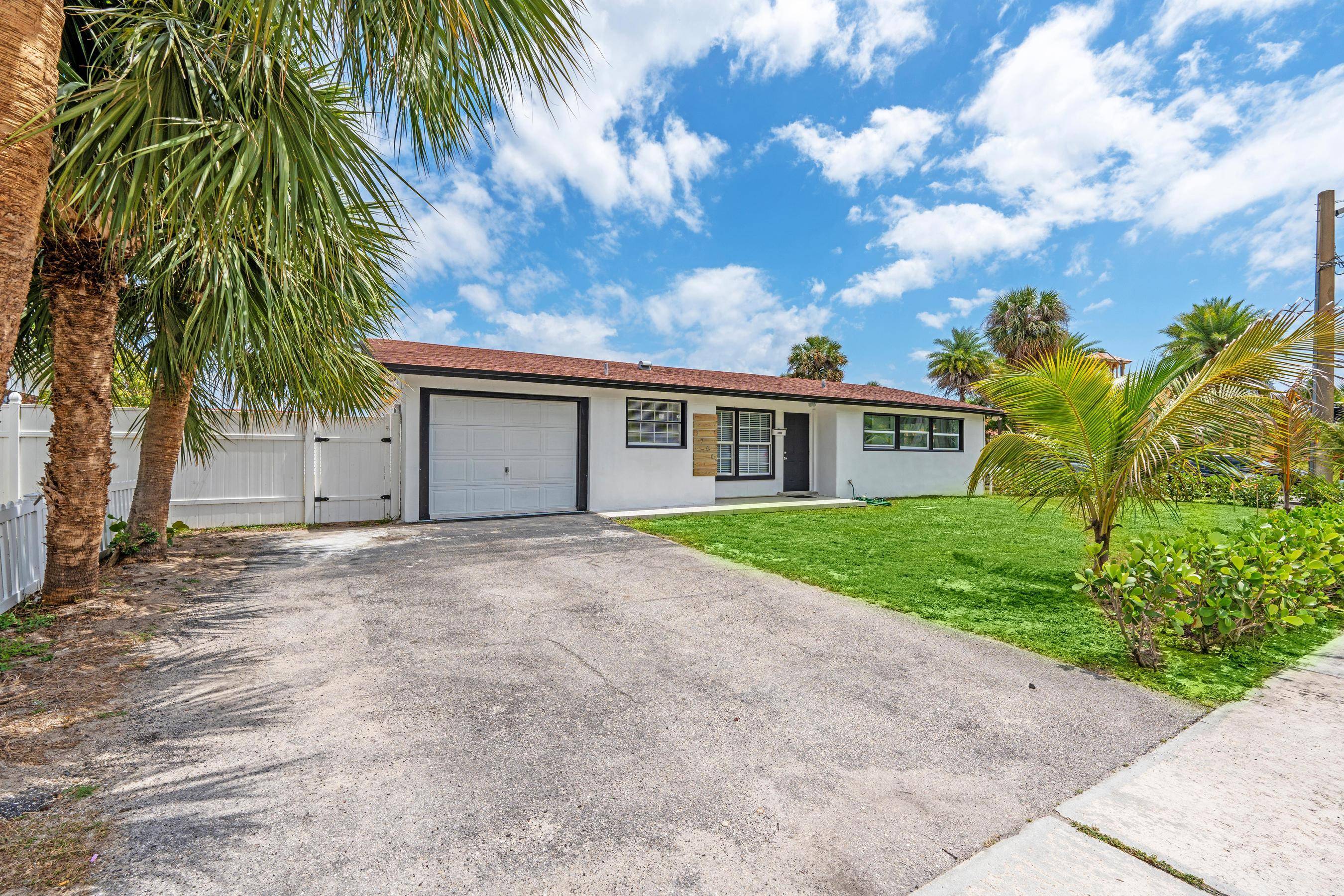 This property qualifies for a closing credit up to 7, 700 through preferred lender !