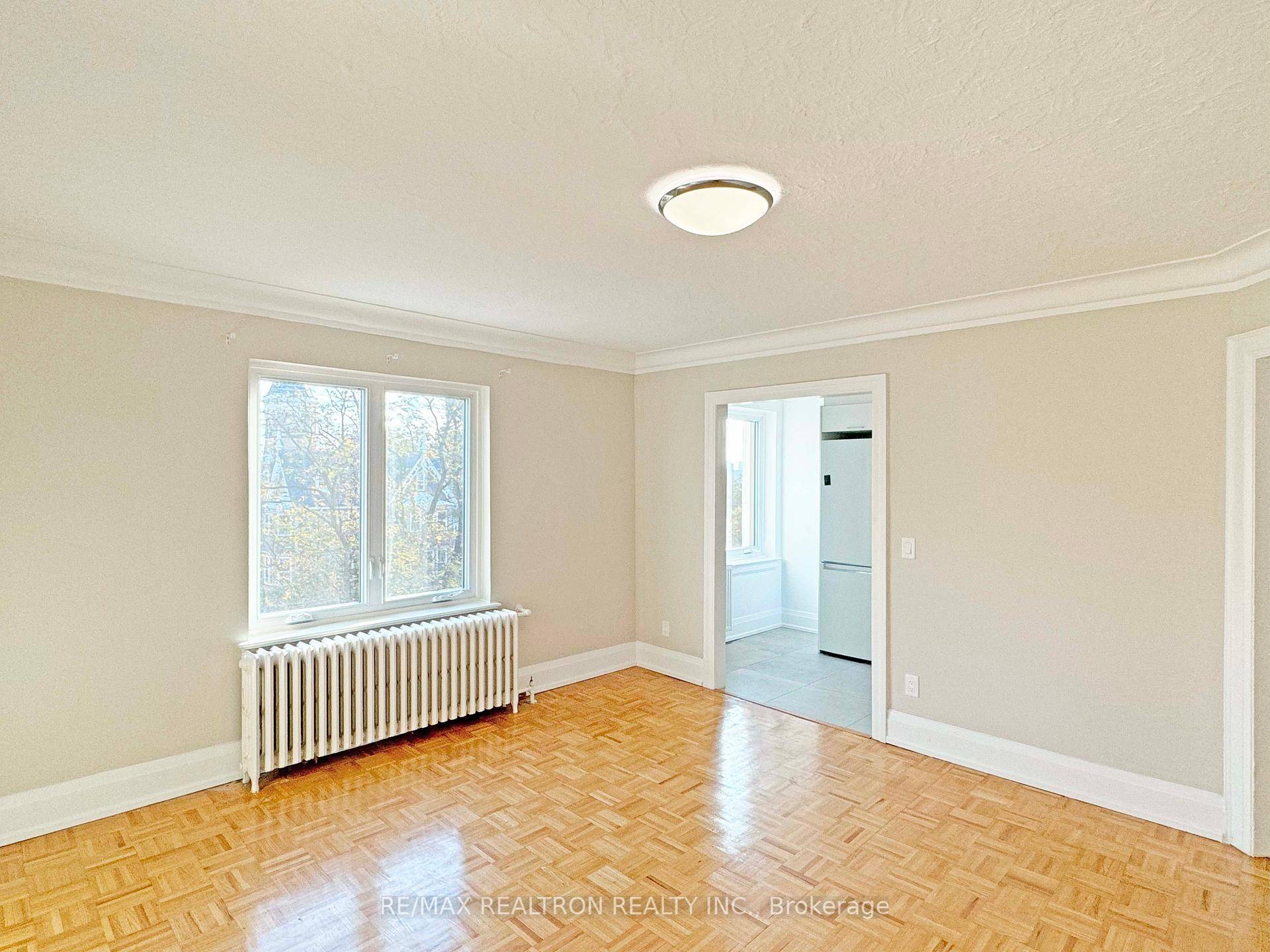 One month free rent Located in the prestigious Forest Hill in the heart of the city, this charming building combines character suites and rental value.