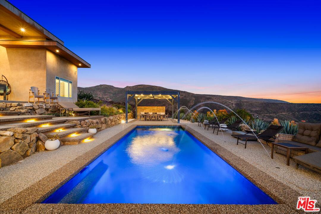 10715   Yerba Buena Rd 3BR Malibu La