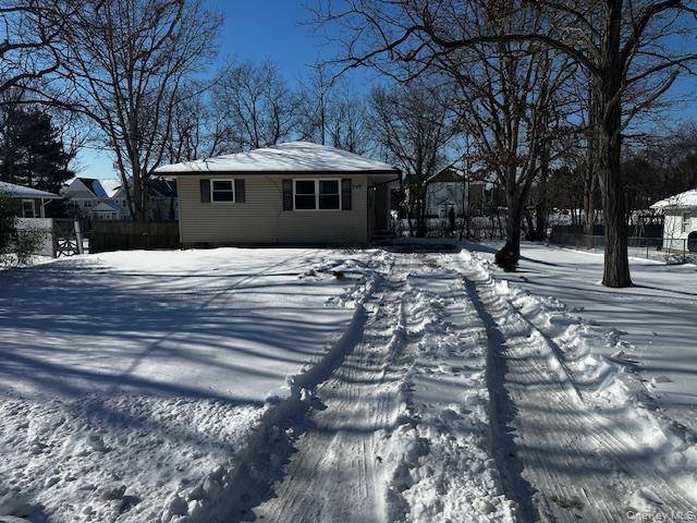 Welcome to 542 Post Avenue in Bellport !