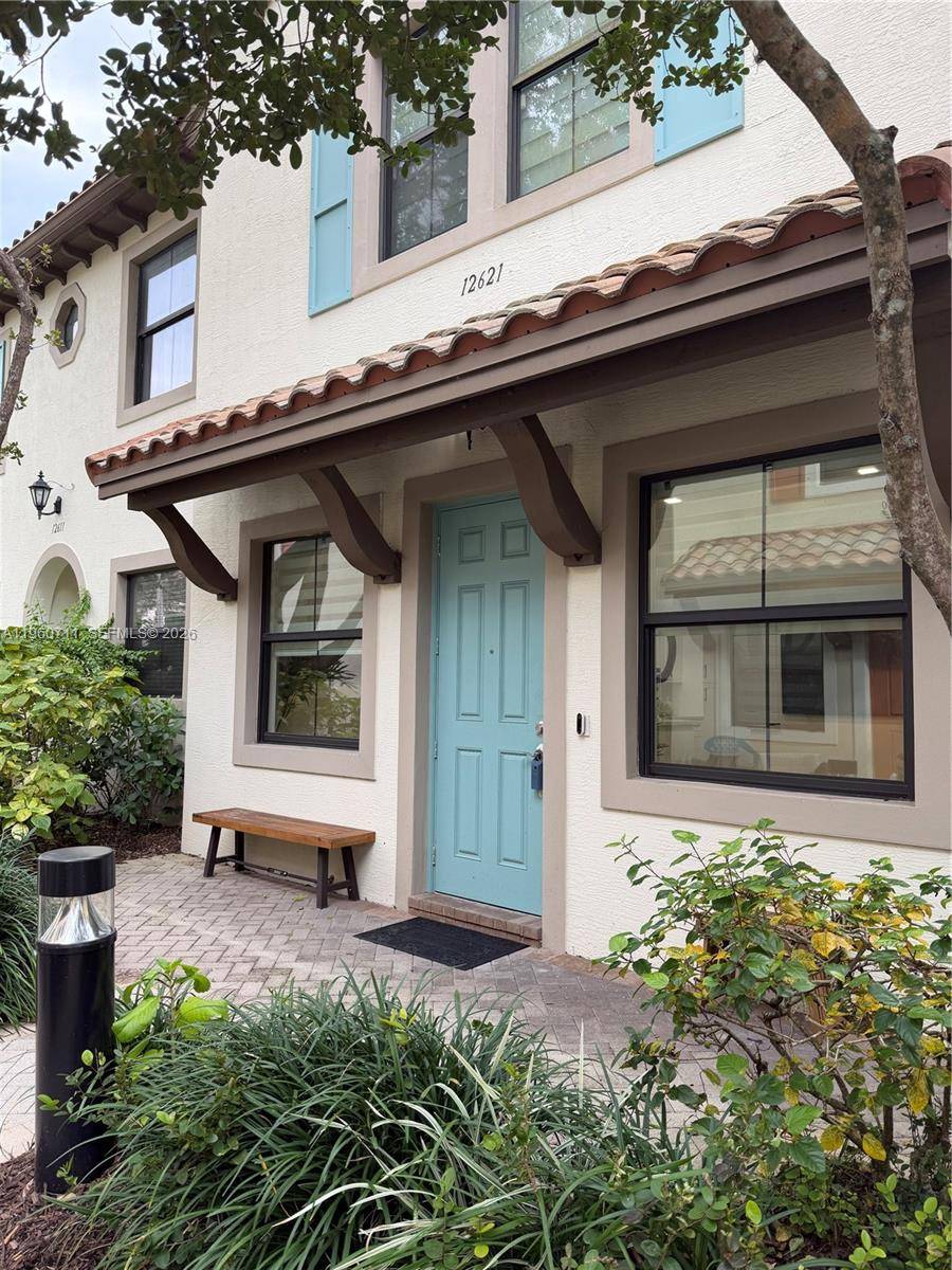 She s a beautifully maintained 3 bedroom, 2.