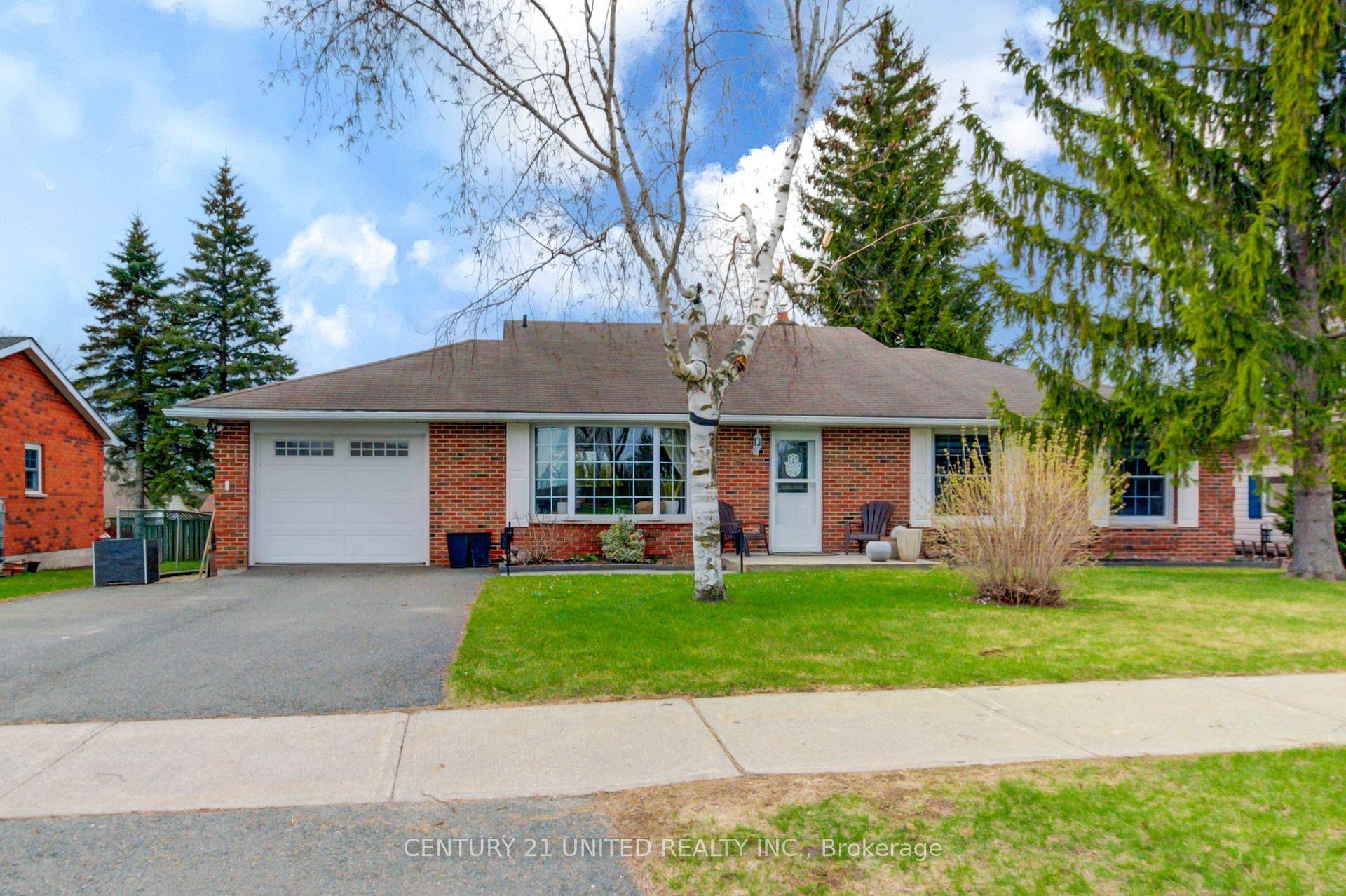 Welcome to 233 Market Street in beautiful Campbellford !
