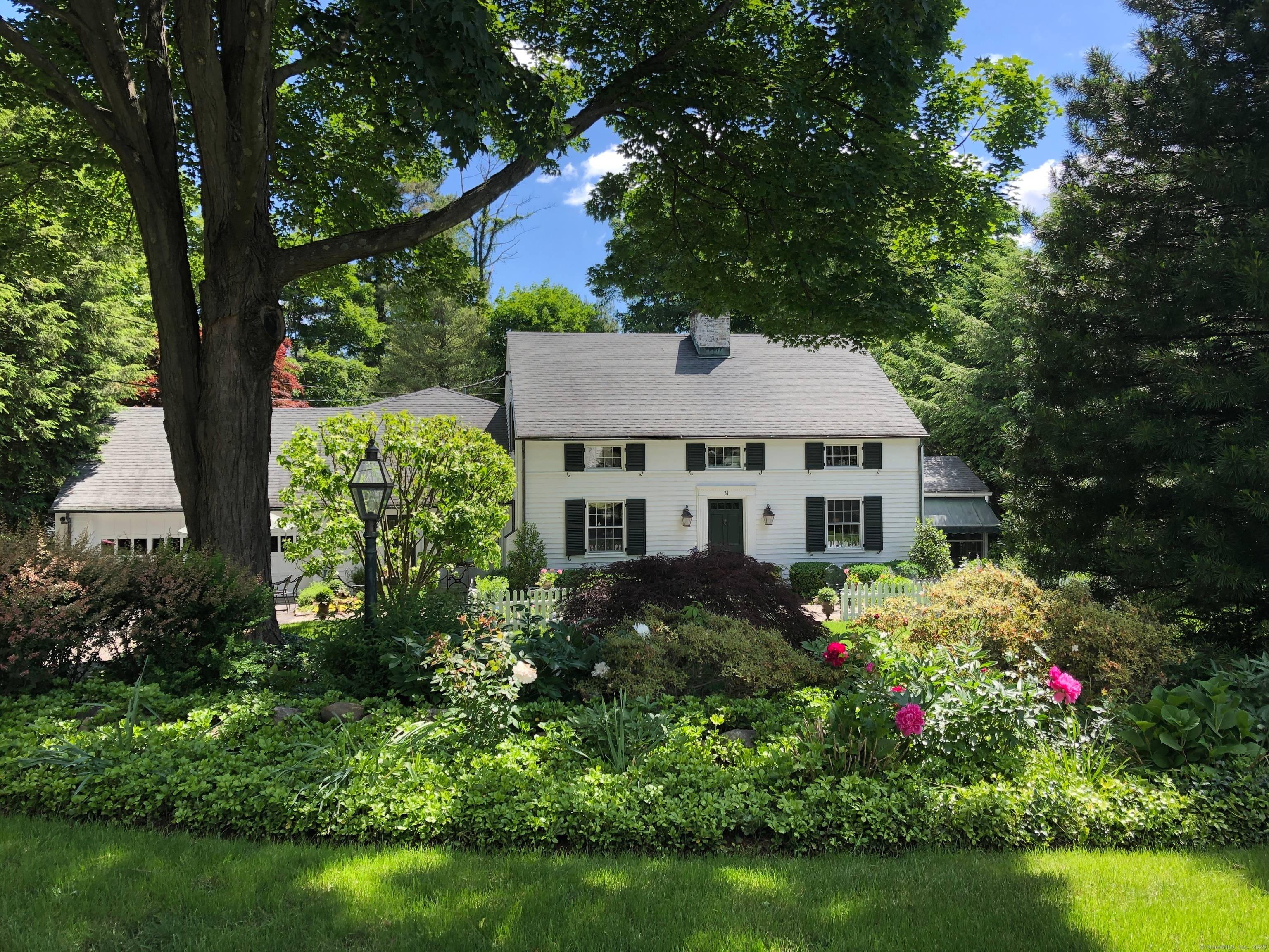 Welcome to 31 Selleck Place a captivating vintage Colonial in a fabulous location halfway between the schools and town at the end of a quiet cul de sac !