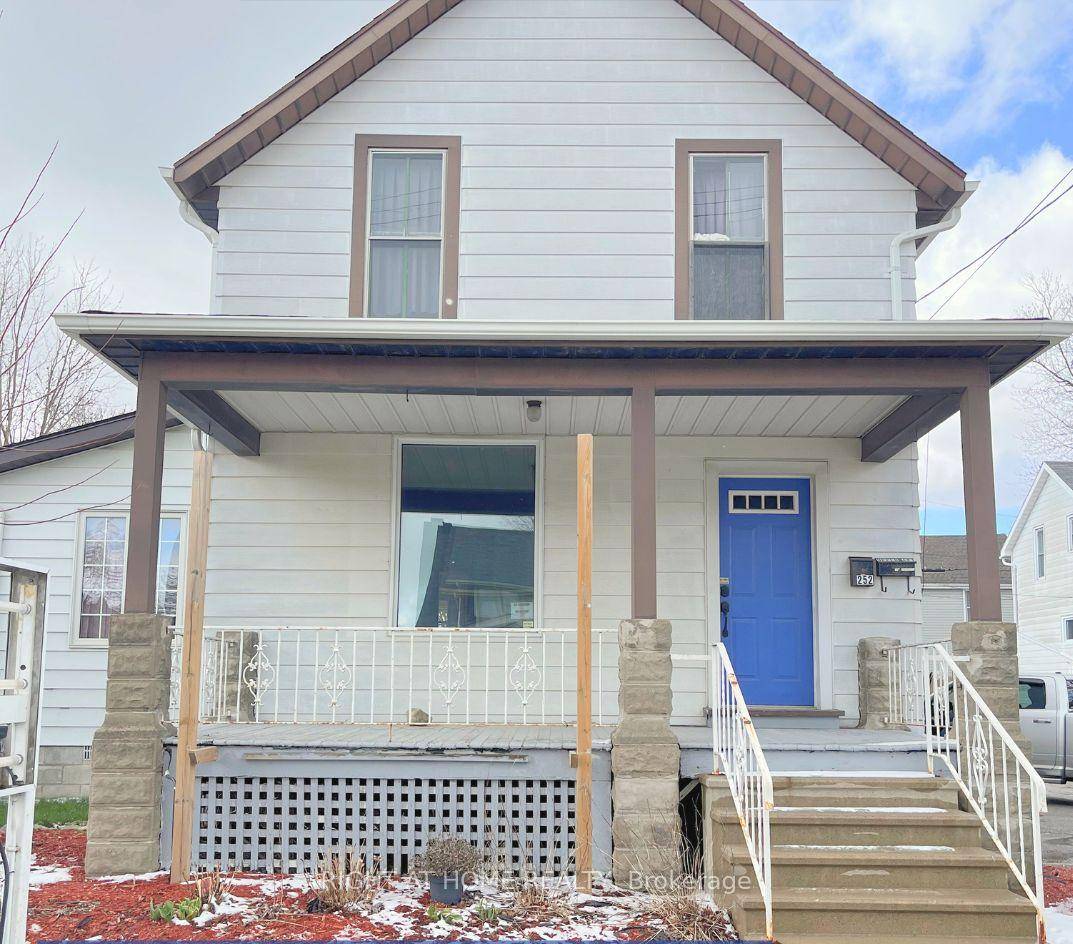 Welcome home to this charming upper level duplex unit, conveniently located in the desirable southwest quadrant of Chatham.