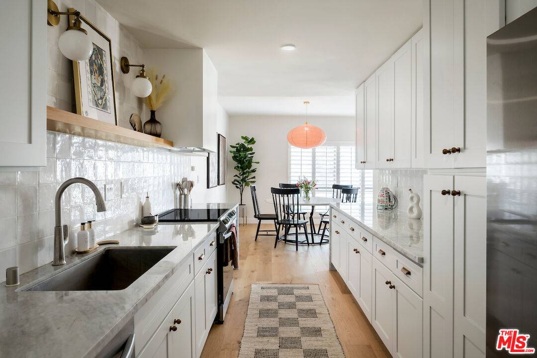 651 Wilcox Ave 2BR Mid Wilshire La