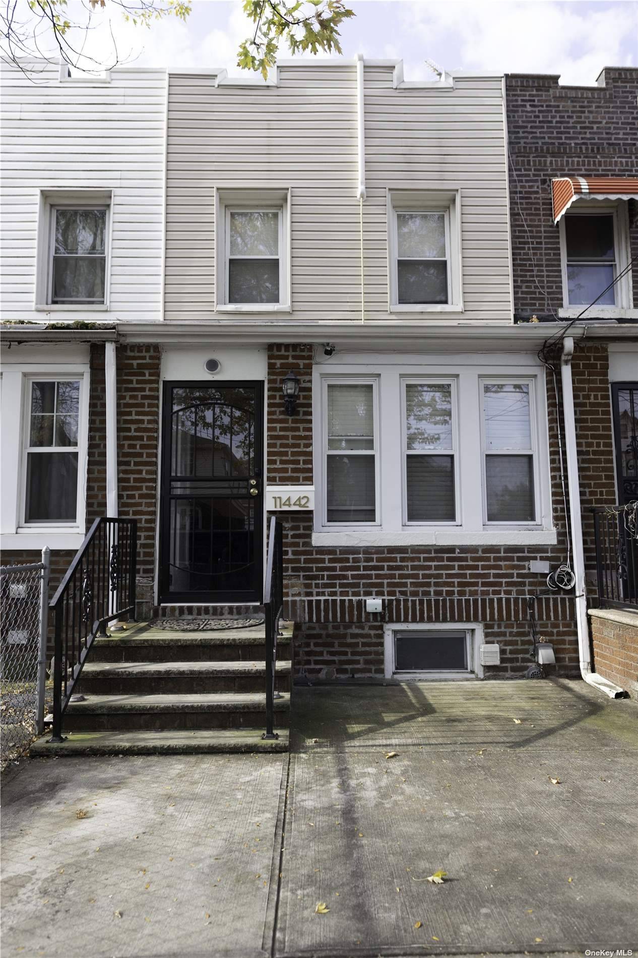 Perfect starter home ! It features a main level with an open flow as you enter from the living room with hardwood floors that lead you into the dining room ...
