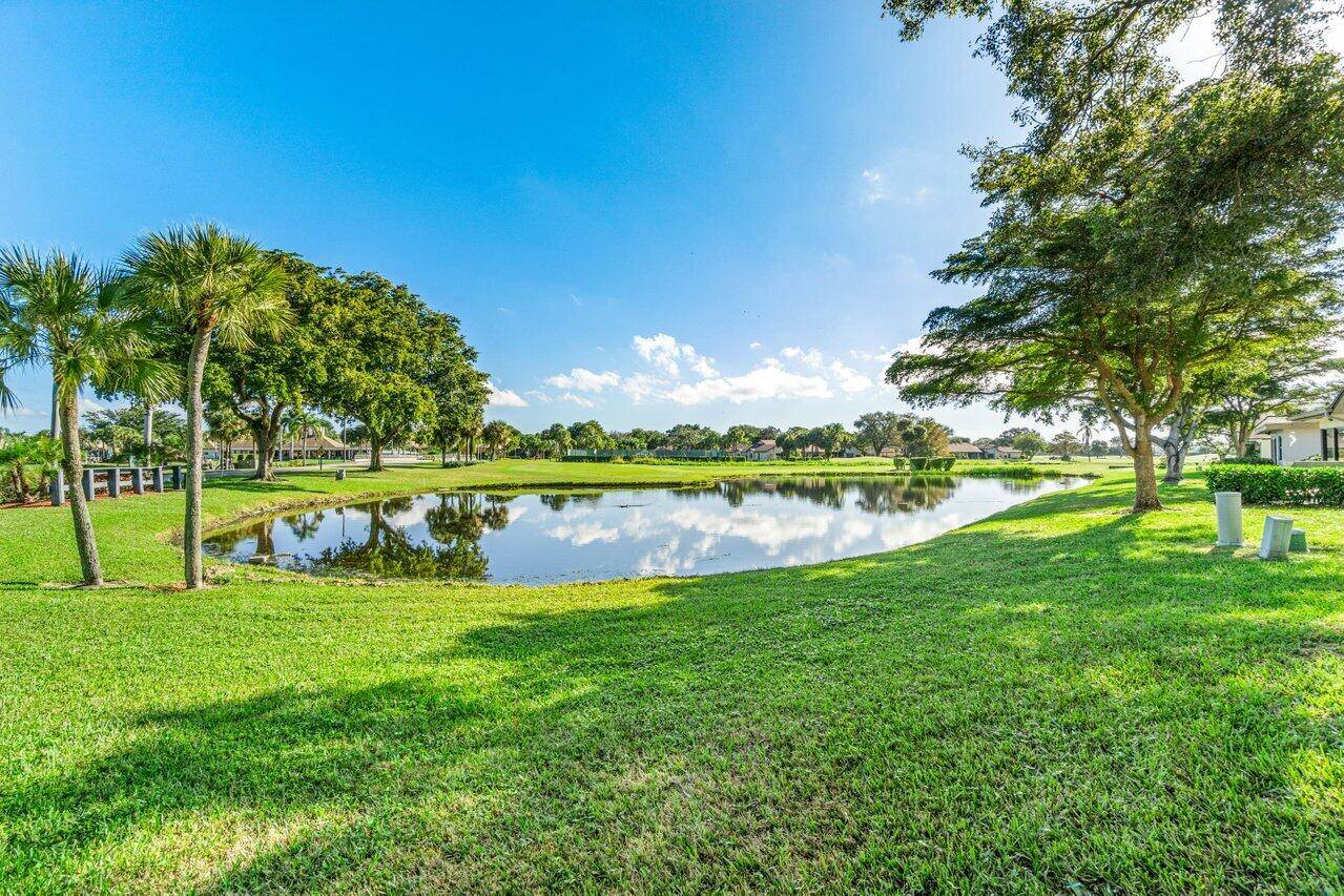 Seasonal Rental on a Lakefront lot w 3 Bedrooms 3 Baths Located w a short walk to the clubhouse Enjoy our 55 Country Club events, parties, tennis, pickle ball which ...