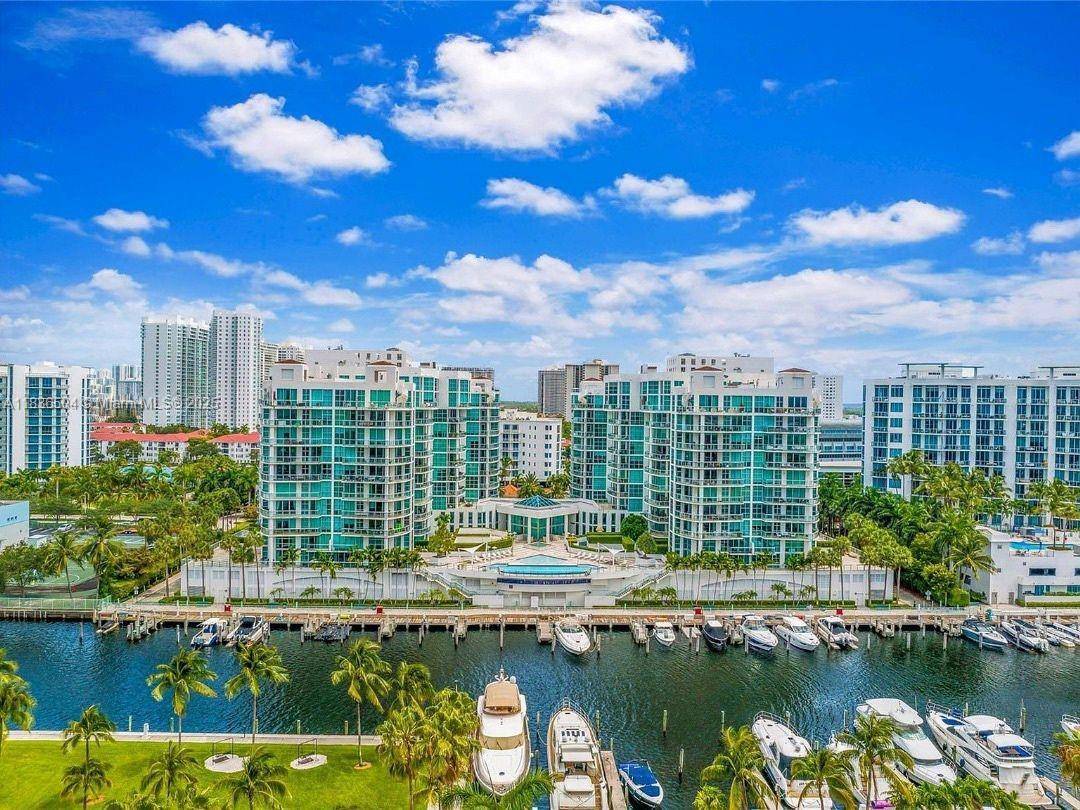 Beautifully remodeled 3Bed 3Bath DEN in the heart of Aventura with 2 Balconies, work station, 2 covered assigned parking spaces and 1 Climate controlled Storage.