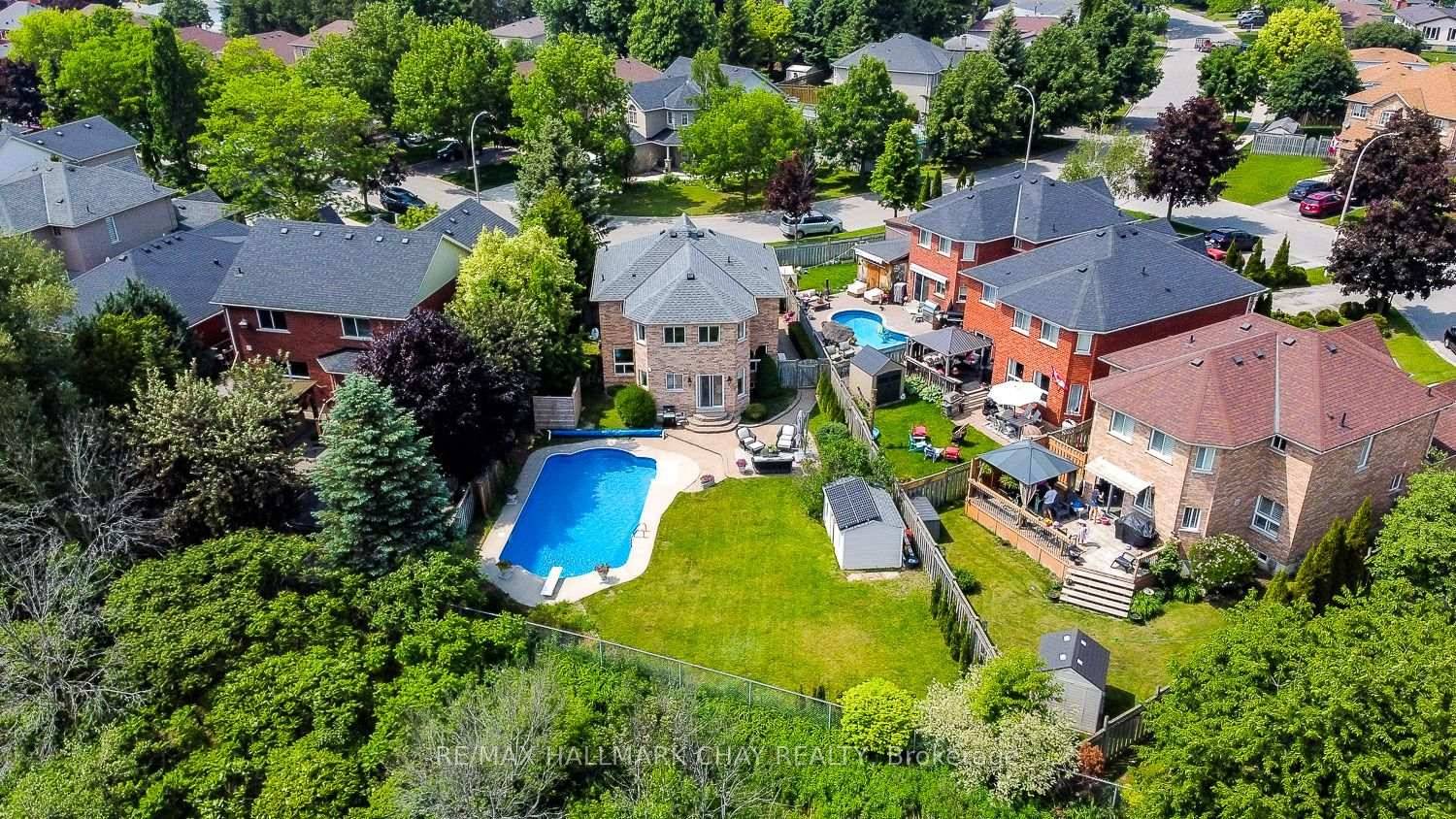 SIMPLY ONE OF THE FINEST HOMES IN ALL OF ALLISTON.