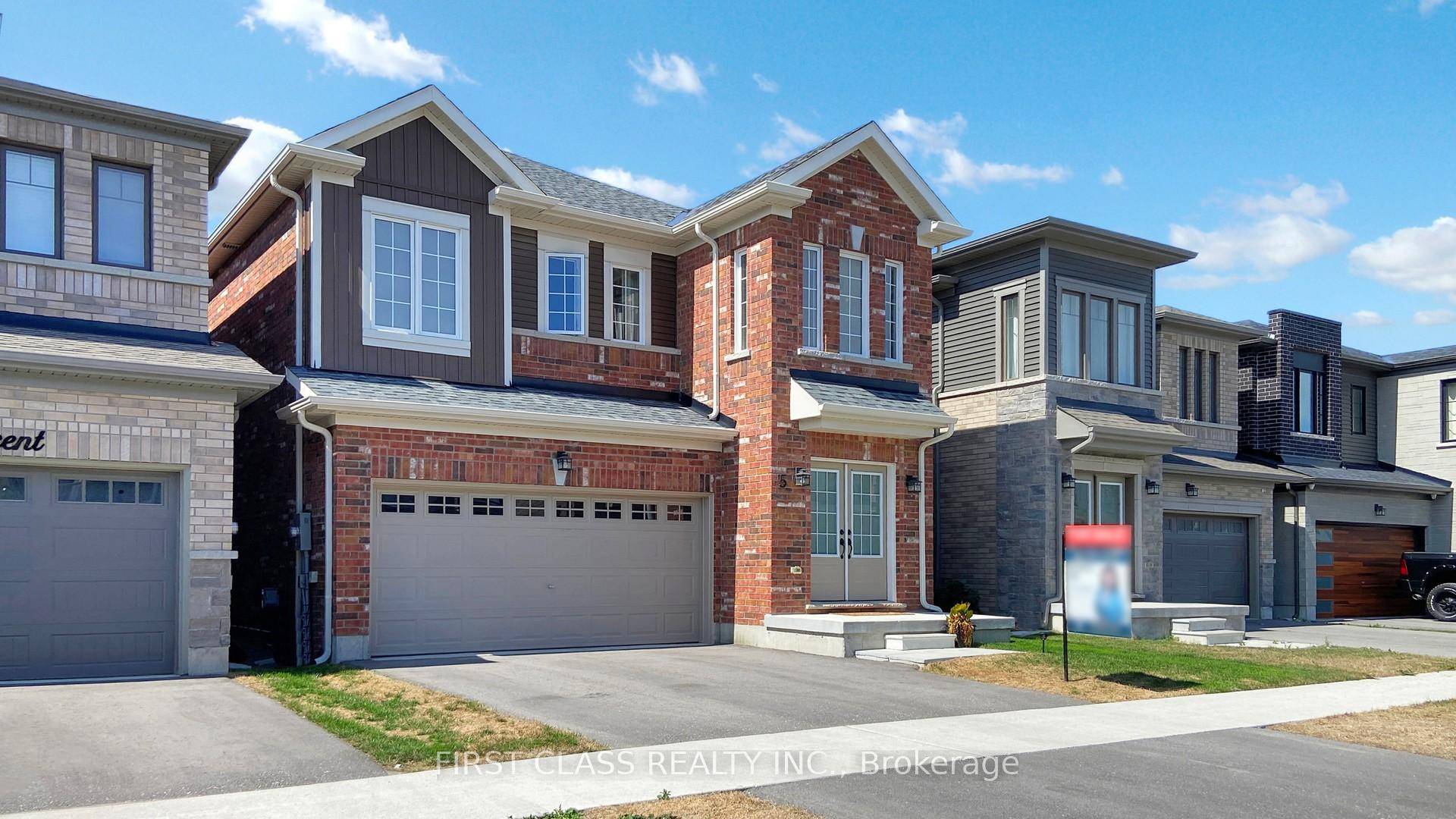 Welcome to this elegant 2, 550 sq.
