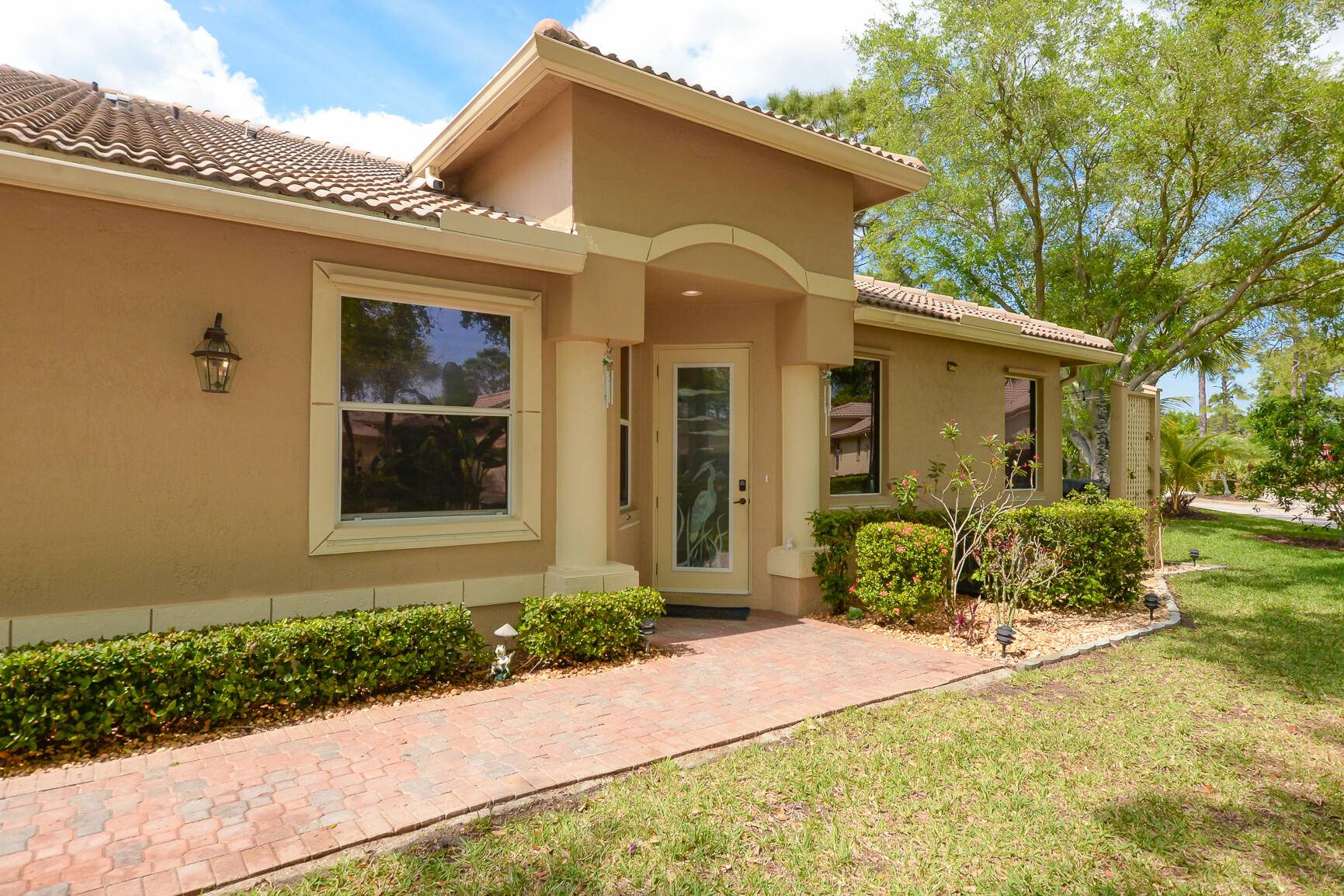 Fabulous Villa in Willow Pines at PGA Village.