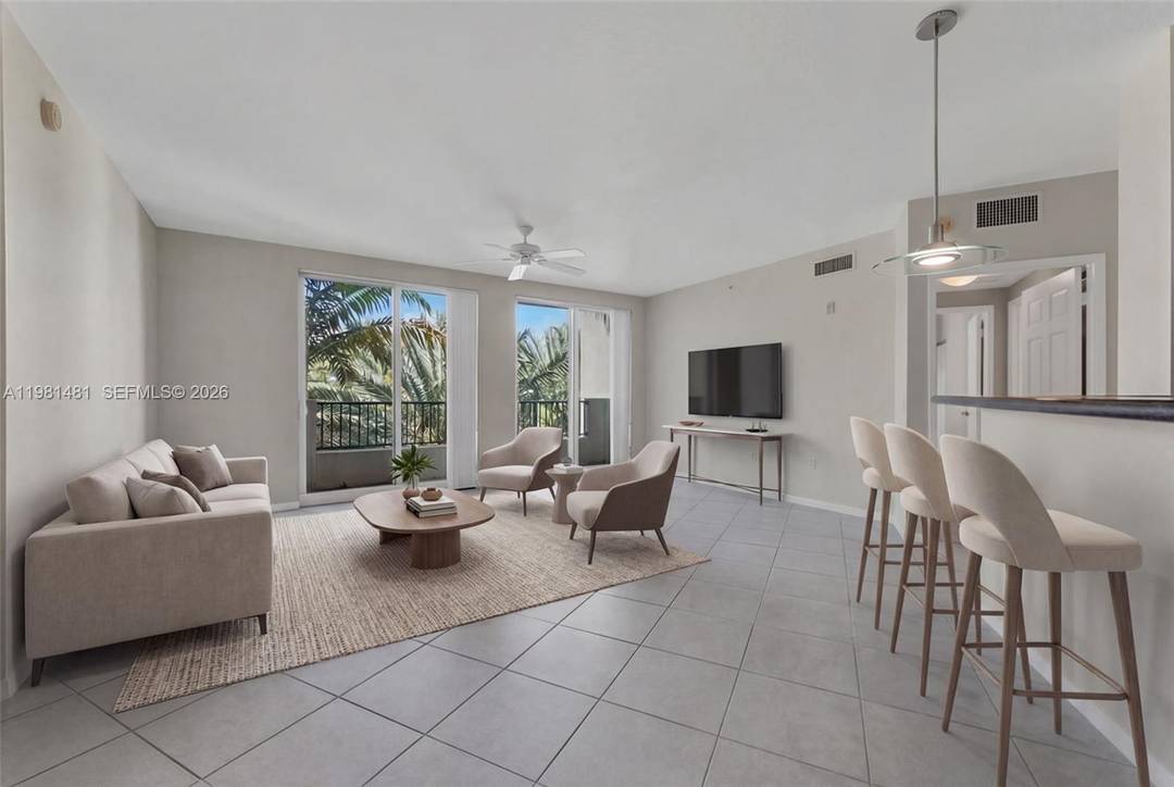 Welcome to this spacious 2 bedroom, 2 bath condo located in the highly desirable Fort Lauderdale area, just 3 miles from the beach and 7 miles to Las Olas.
