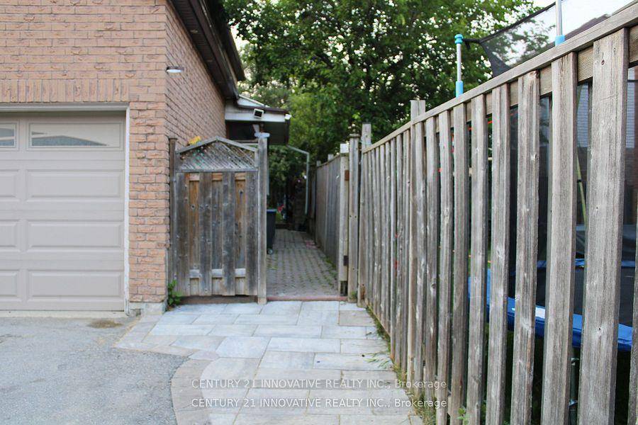 Prime Location ! Available on 1st September.