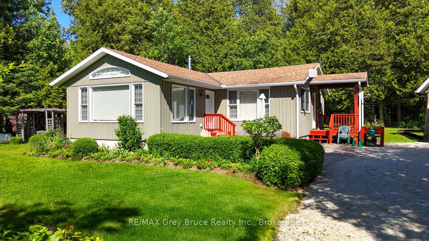 Welcome to your dream getaway or year round home in beautiful Hope Bay !