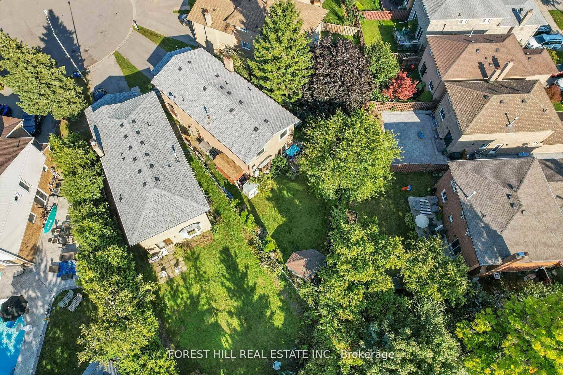 Welcome to this premium pie shaped lot situated on a tranquil, private court in the highly sought after North Richvale neighbourhood.