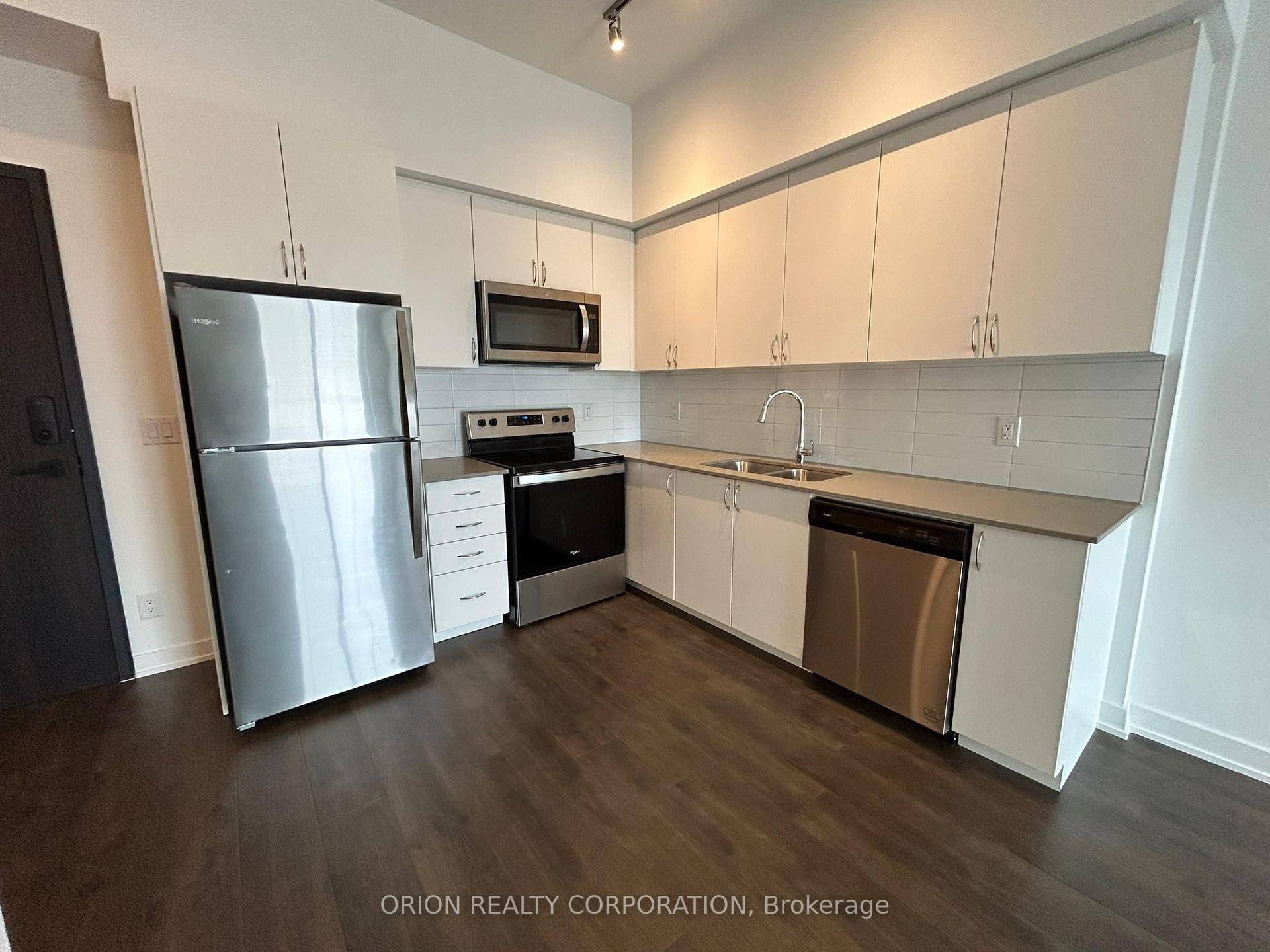 Welcome to Lakevu Condos, your gateway to lakeside living in Barrie !
