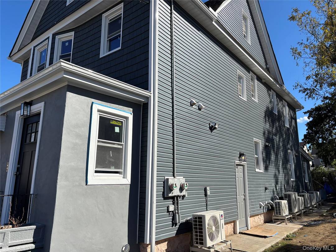 2 family fully renovated, first floor 3 br, second floor 5 br, 6 bathroom, big lot 50 100, big driveway, large house, r4 1 zoning, heating cooling system split units, ...