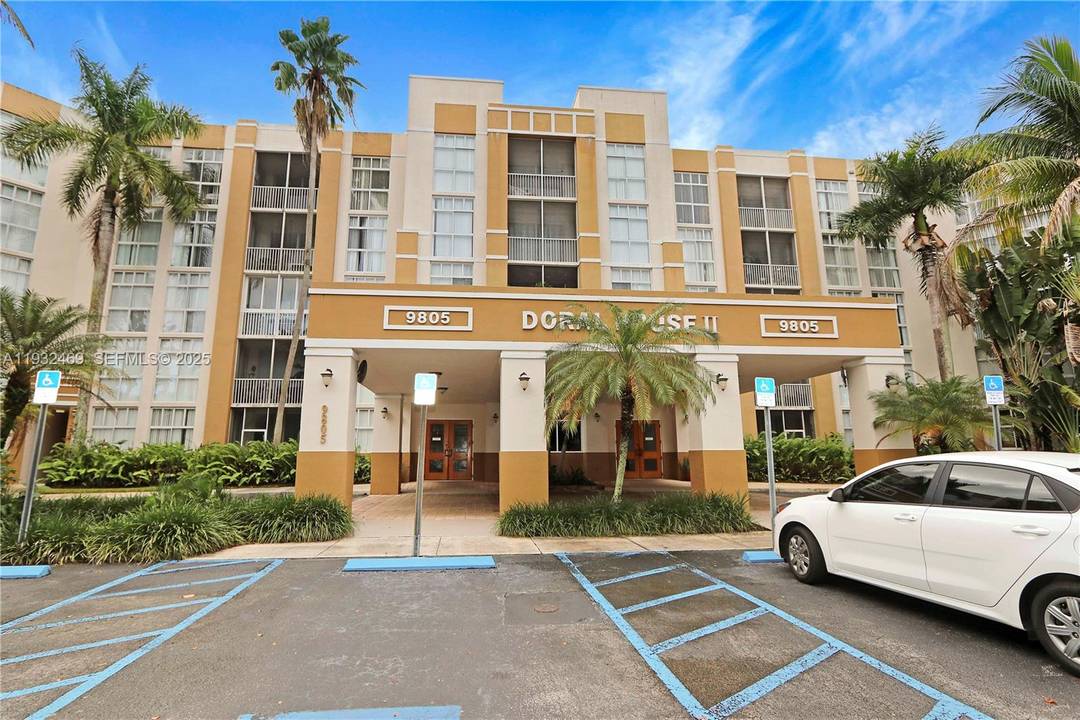 Gorgeous and beautifully maintained unit on the first floor, with 3 bedroom, 2 bathroom, and located in the highly desirable and secure community of Doral House 2.