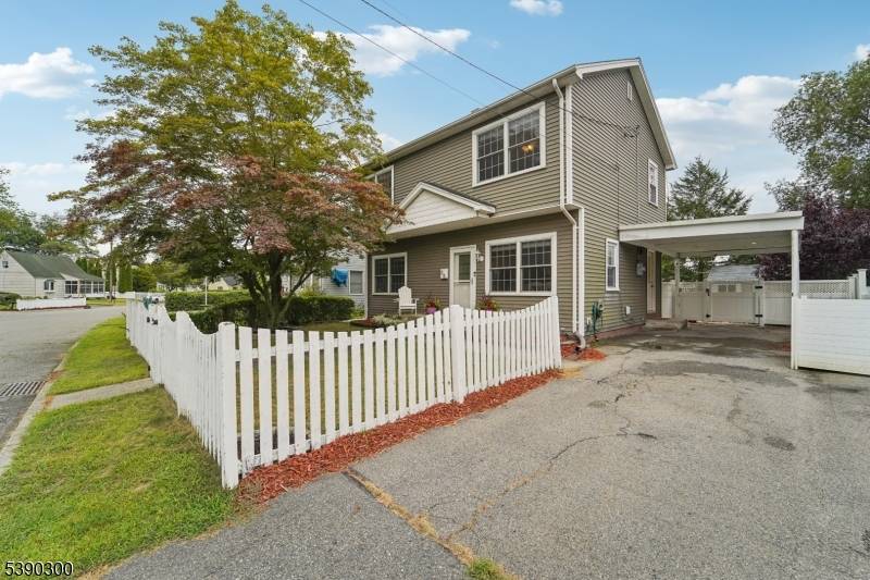 TRULY TURN KEY 4 BEDROOM, 2 BATH SIDEHALL COLONIAL.