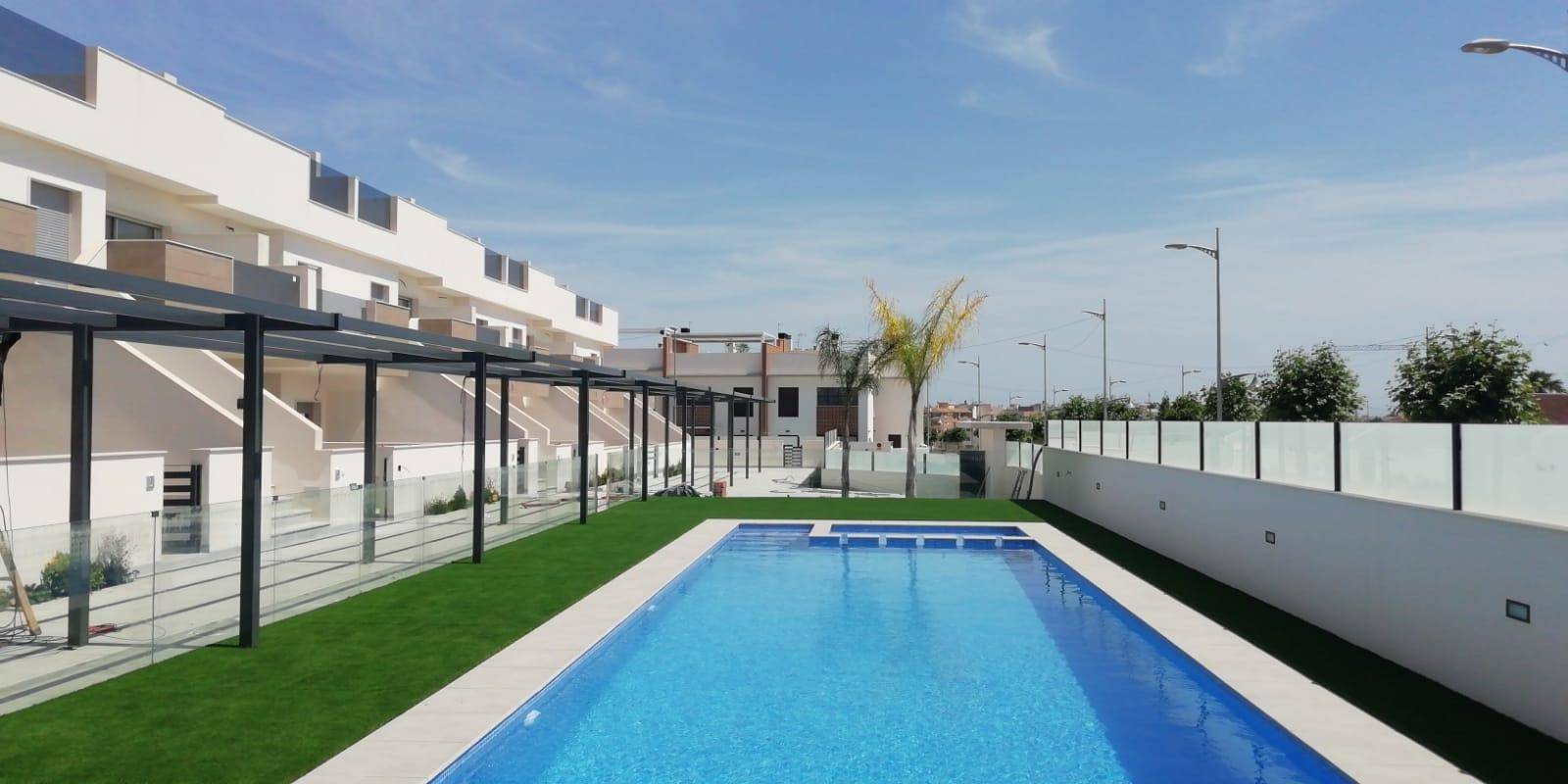 NEW BUILD RESIDENTIAL OF BUNGALOW APARTMENTS IN PILAR DE LA HORADADA New Build residential of modern bungalow apartments in Pilar de la Horadada.