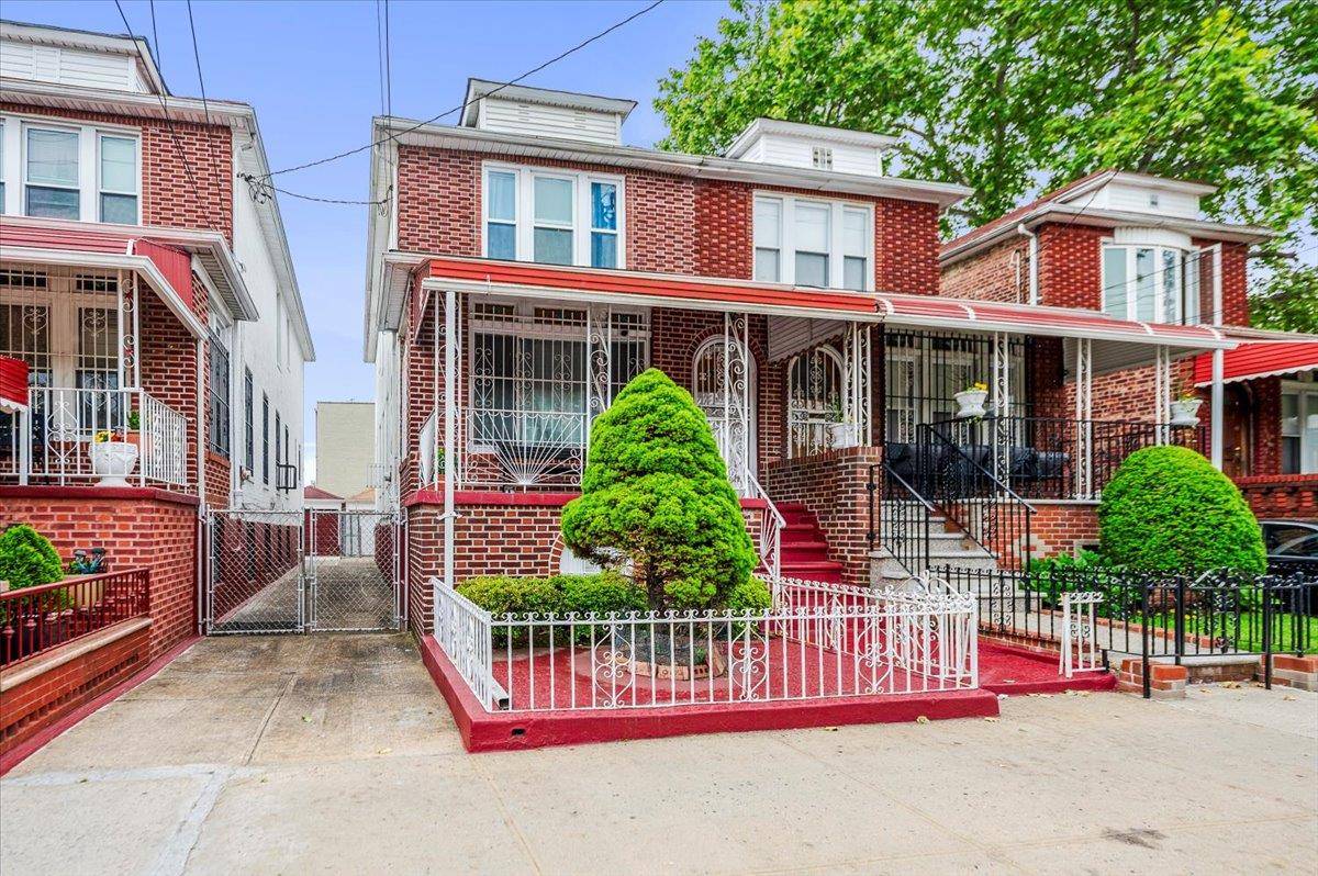 Located in the East Flatbush neighborhood of Brooklyn, this Single family Colonial Style home offers over 2, 600 sq.