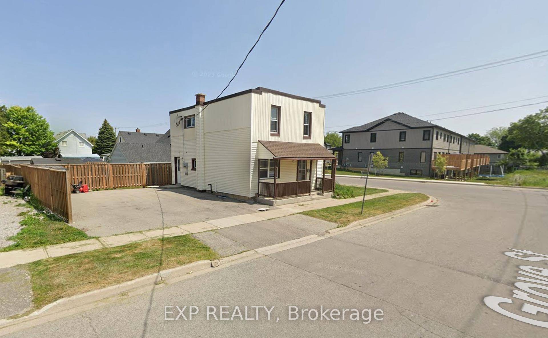 DUPLEX PRICED TO SELL This two story duplex is a turn key investment opportunity, featuring a cash flow positive setup.