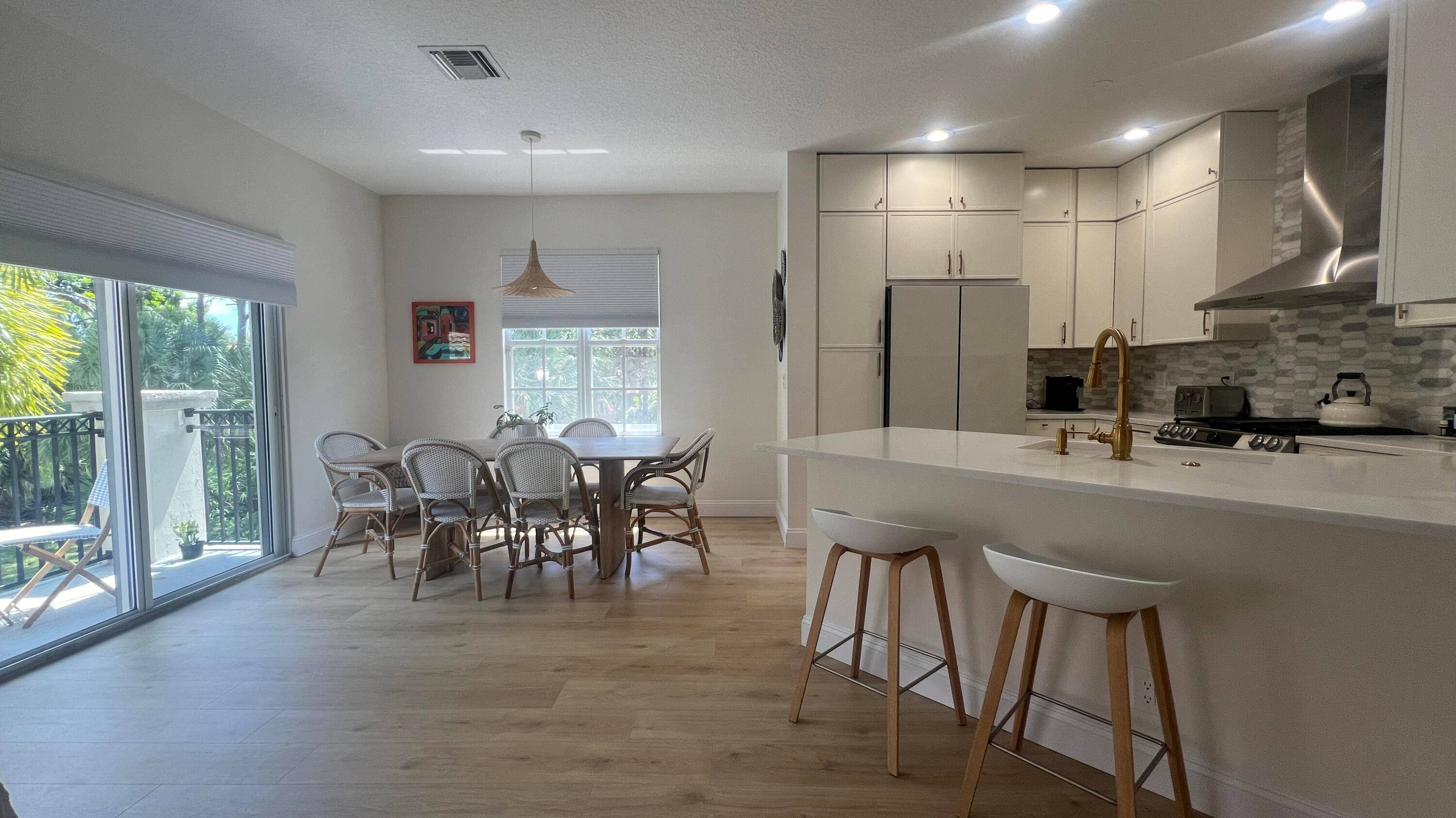 Come and experience a zen lifestyle in this new and furnished renovated condo.