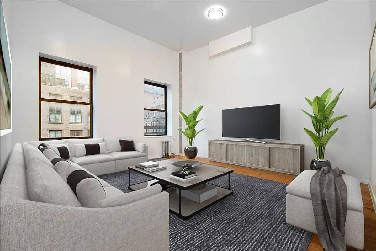 Gut Renovated 1 Bedroom in the Heart of Midtown East with Modern AmenitiesWelcome to this beautifully gut renovated one bedroom apartment at 400 East 53rd Street, offering an ideal blend ...