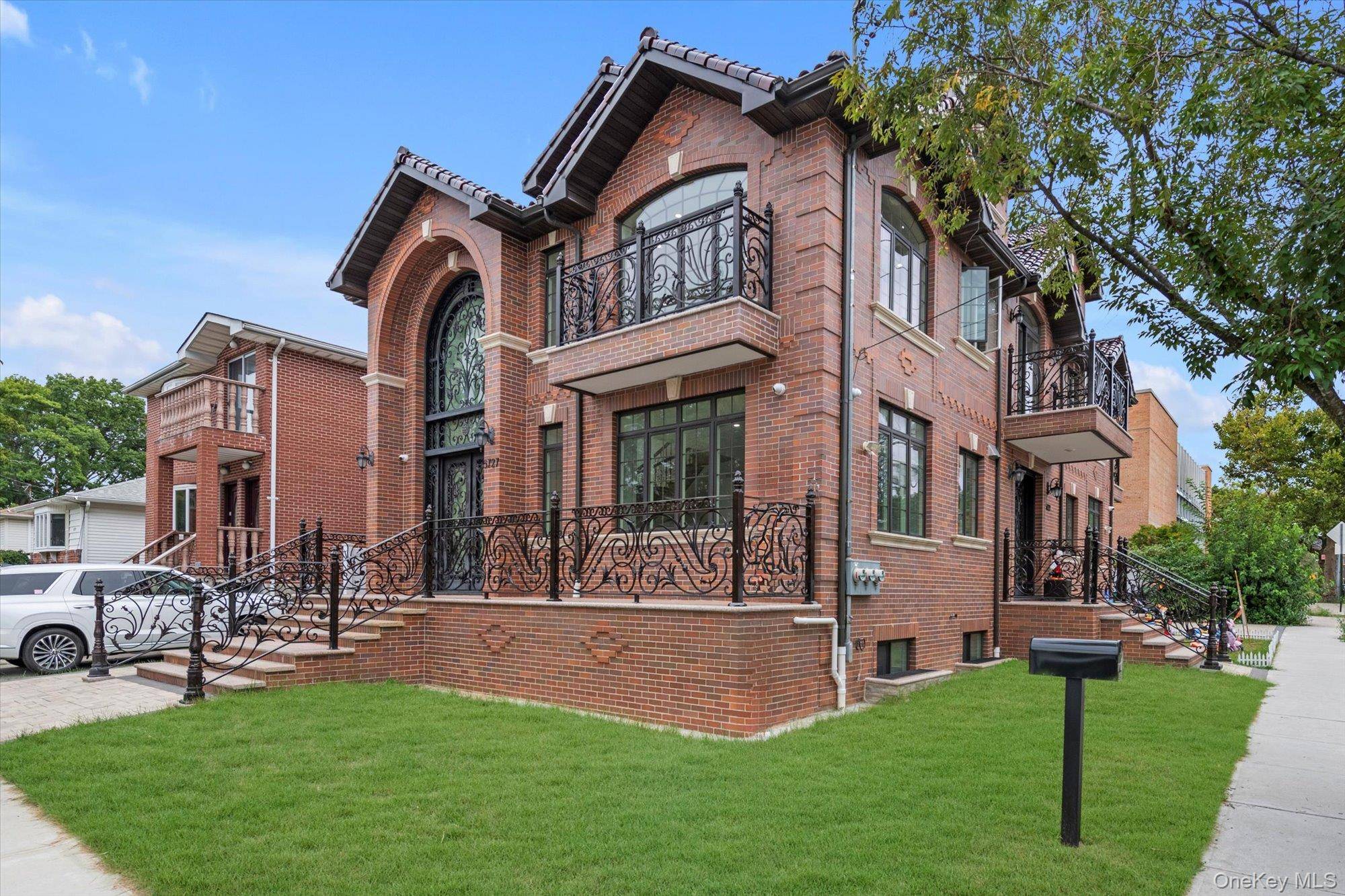 Brand new legal two family detached house in the heart of Little Neck.