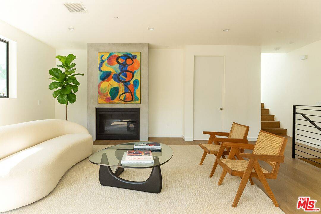 6348   Primrose Ave 3BR Hollywood Hills East La