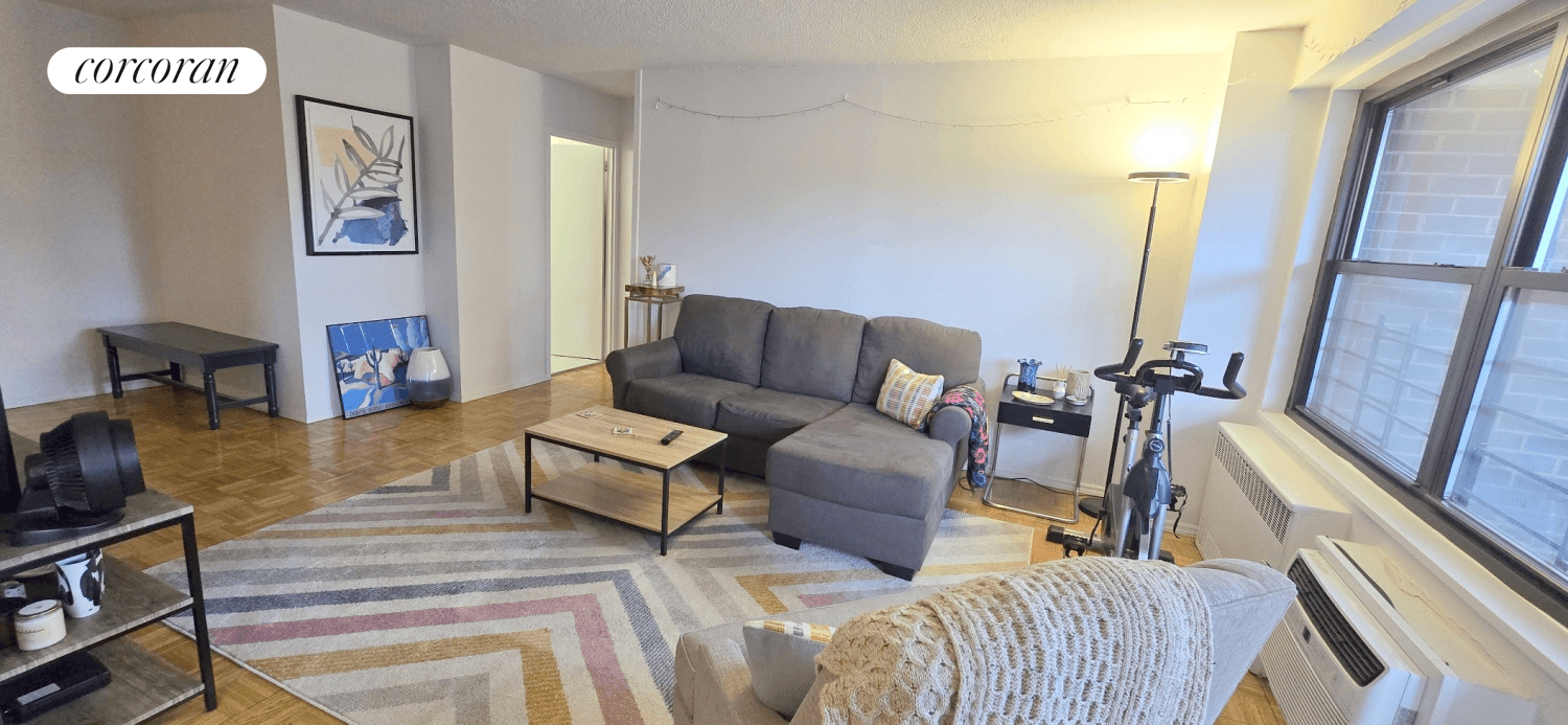 This home is a big true 2 bedroom apartment with a large balcony and amazing closets ; situated in a well kept 24 hour attended lobby building with amenities including ...